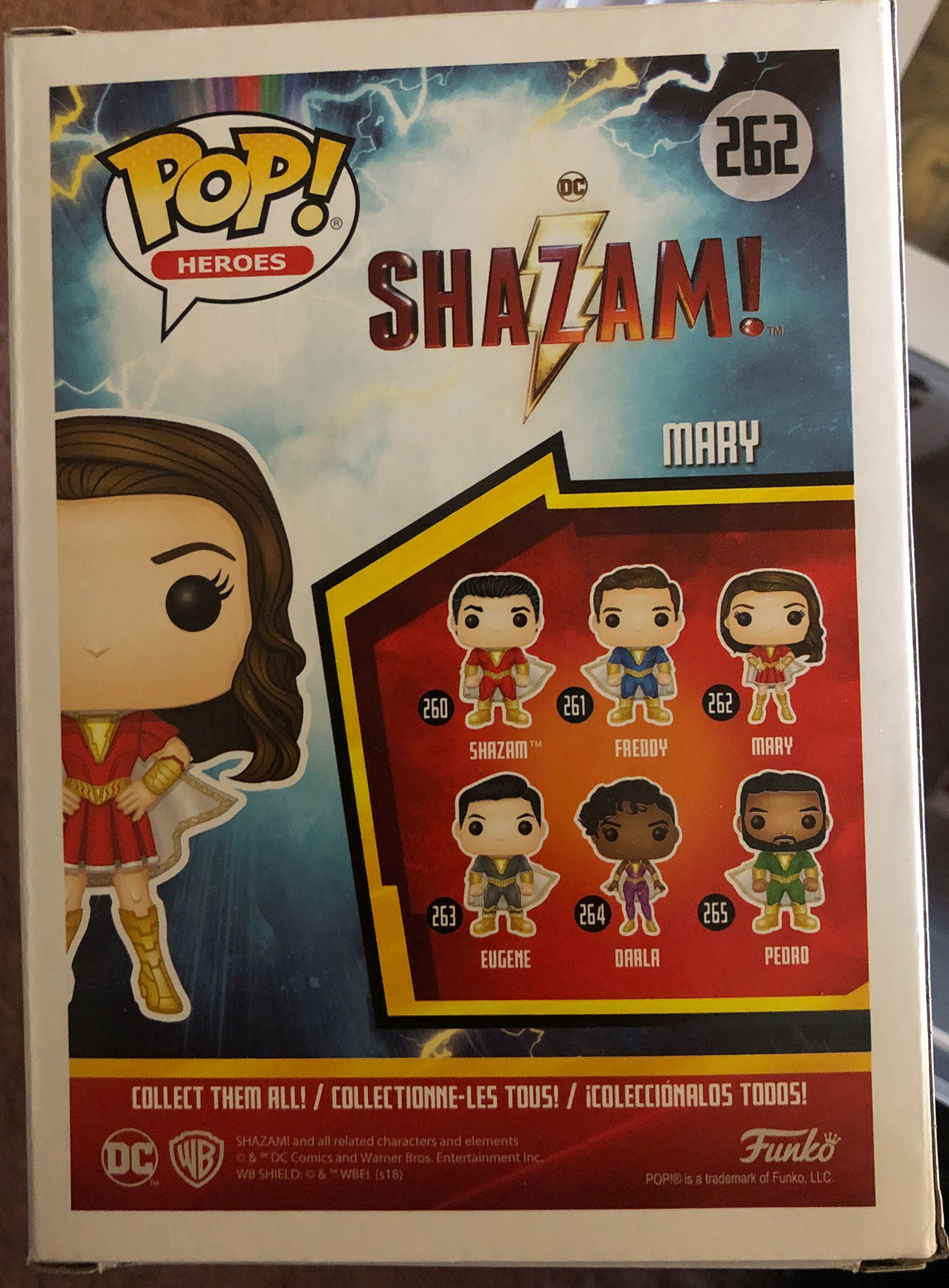 Mary - DC Universe vinyl figure collectible [Barcode 889698368100] - Main Image 2