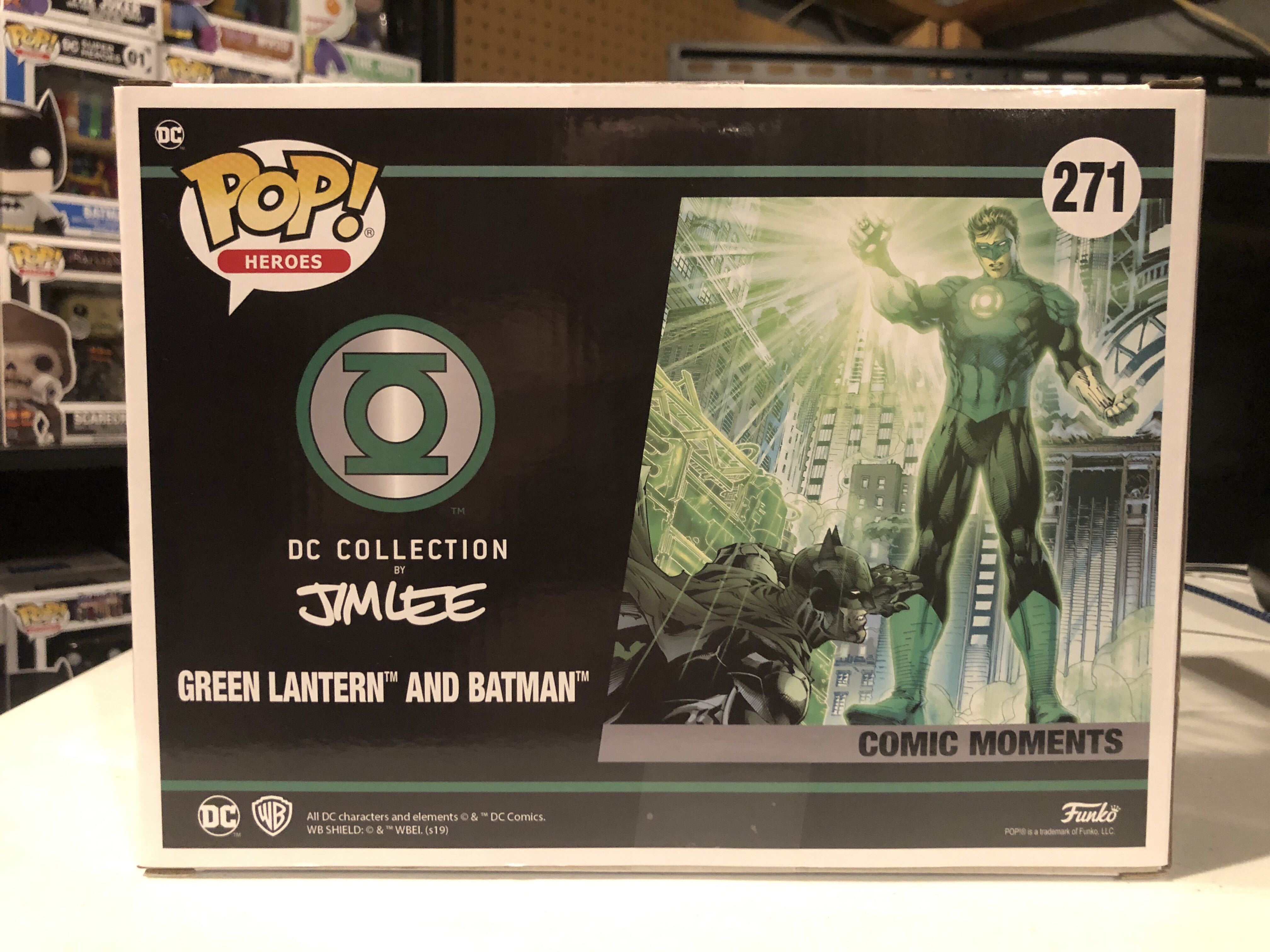 DC #271 - Green Lantern and Batman - DC Universe vinyl figure collectible [Barcode 889698362924] - Main Image 3