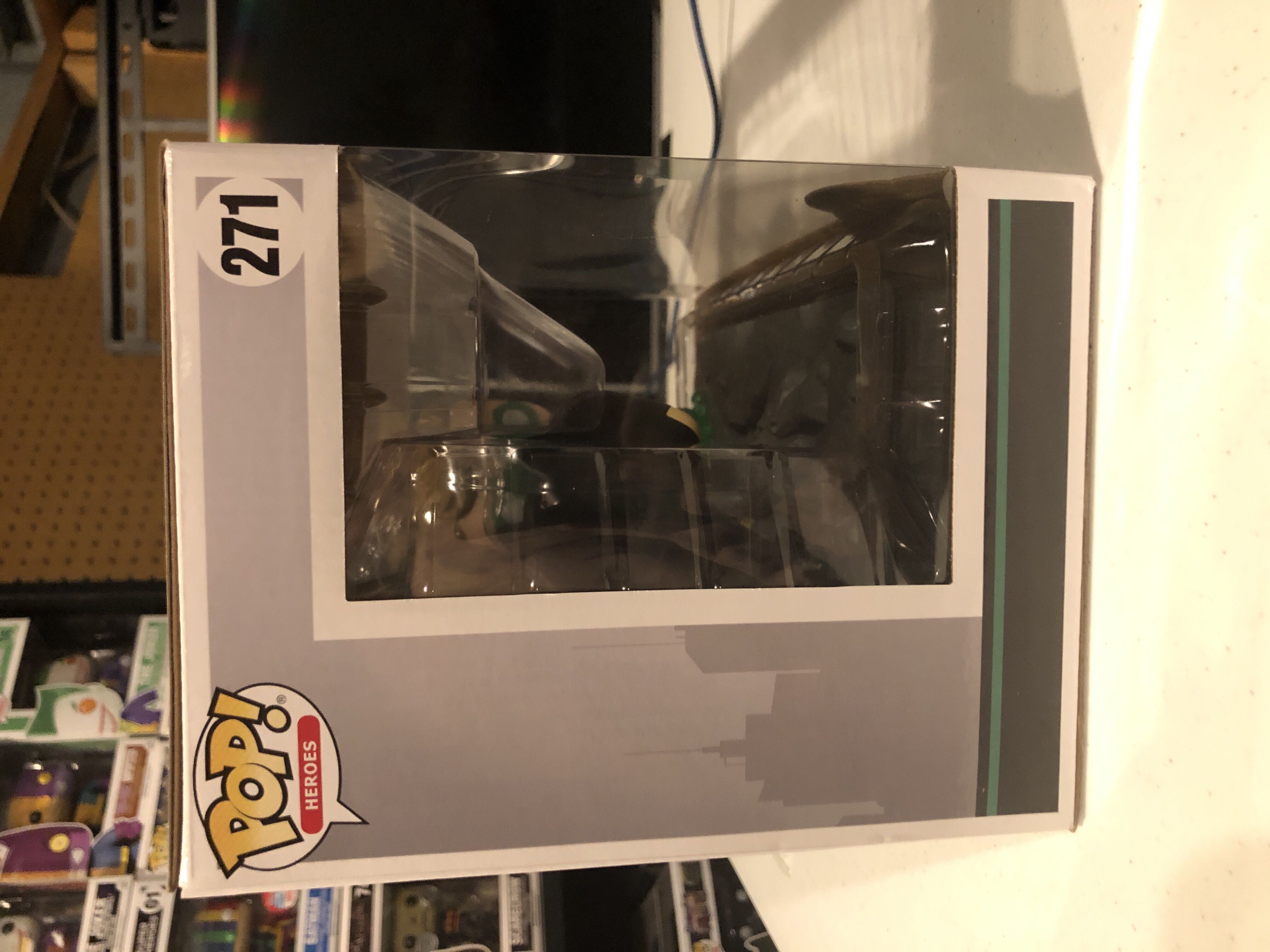 DC #271 - Green Lantern and Batman - DC Universe vinyl figure collectible [Barcode 889698362924] - Main Image 4