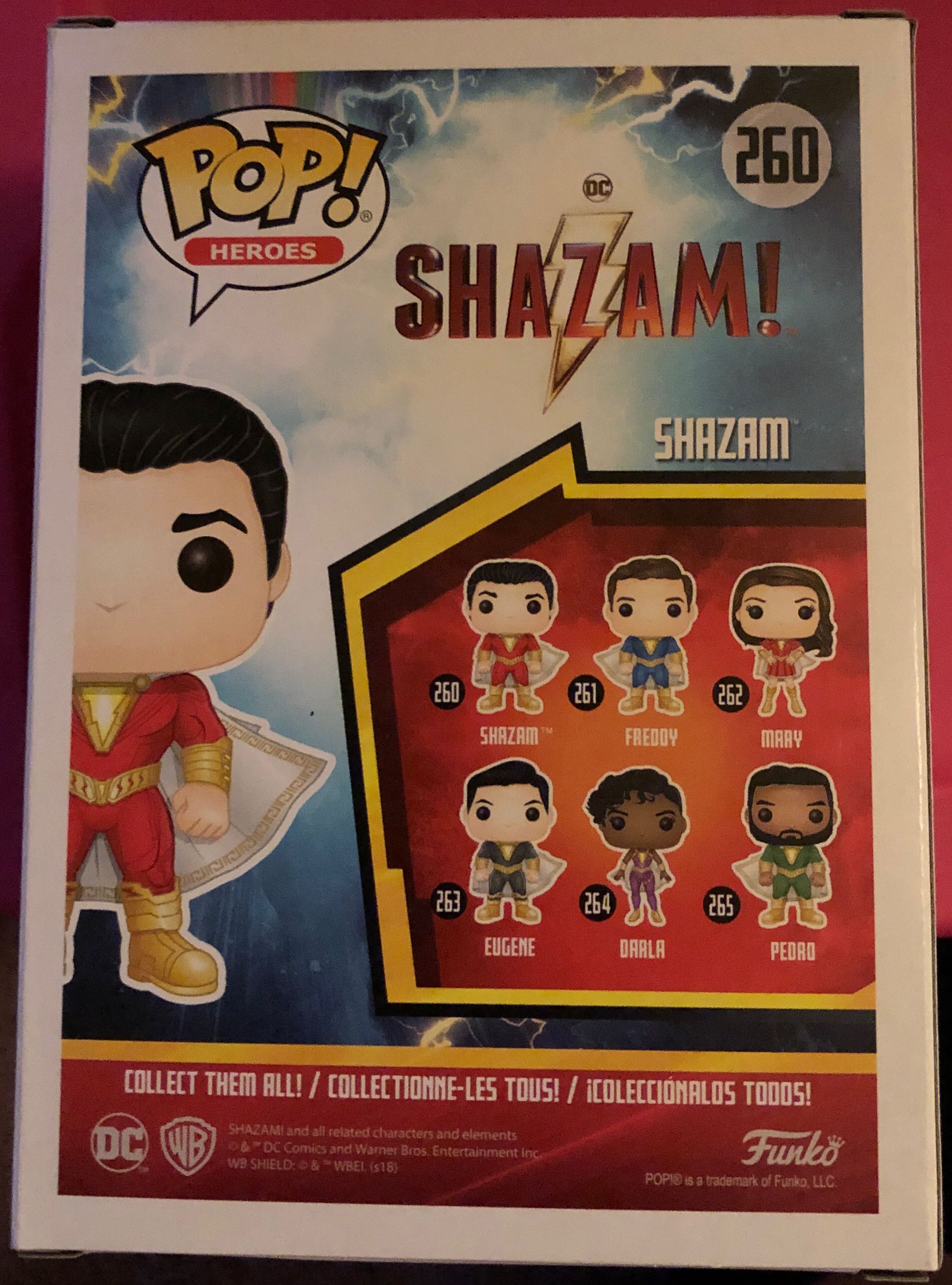 Shazam - DC Universe vinyl figure collectible [Barcode 889698368063] - Main Image 2