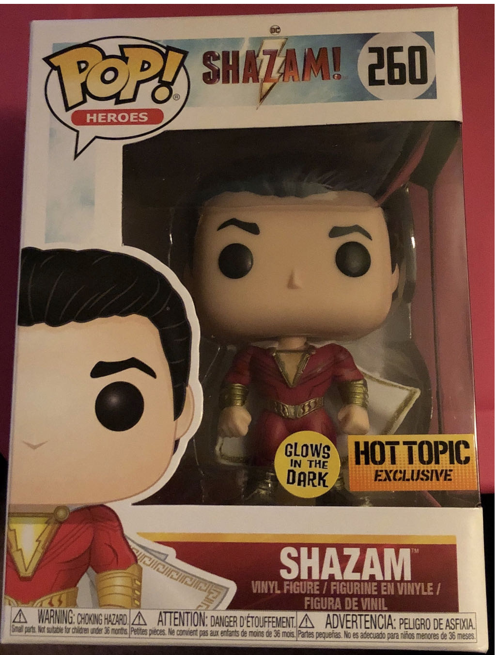 Shazam - DC Universe vinyl figure collectible [Barcode 889698368063] - Main Image 3