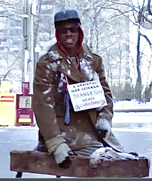 Special Agent Orange  vinyl figure collectible [Barcode 889698348874] - Main Image 4