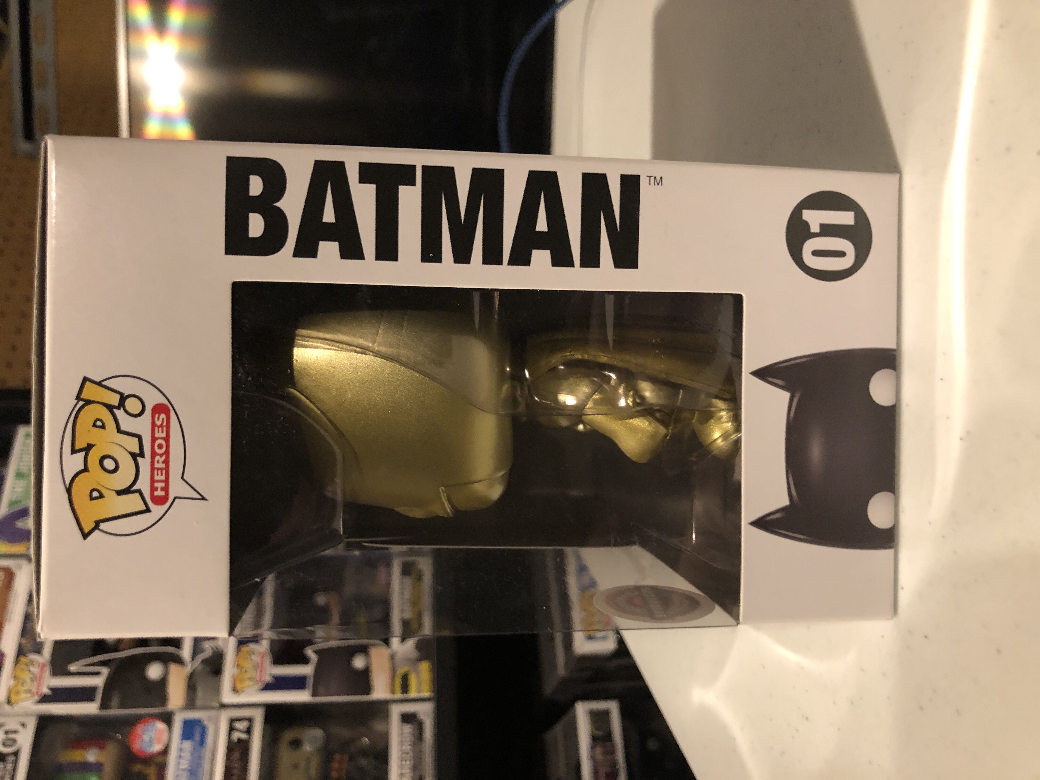 Batman (Gold)  - DC Universe vinyl figure collectible [Barcode 849803074982] - Main Image 2