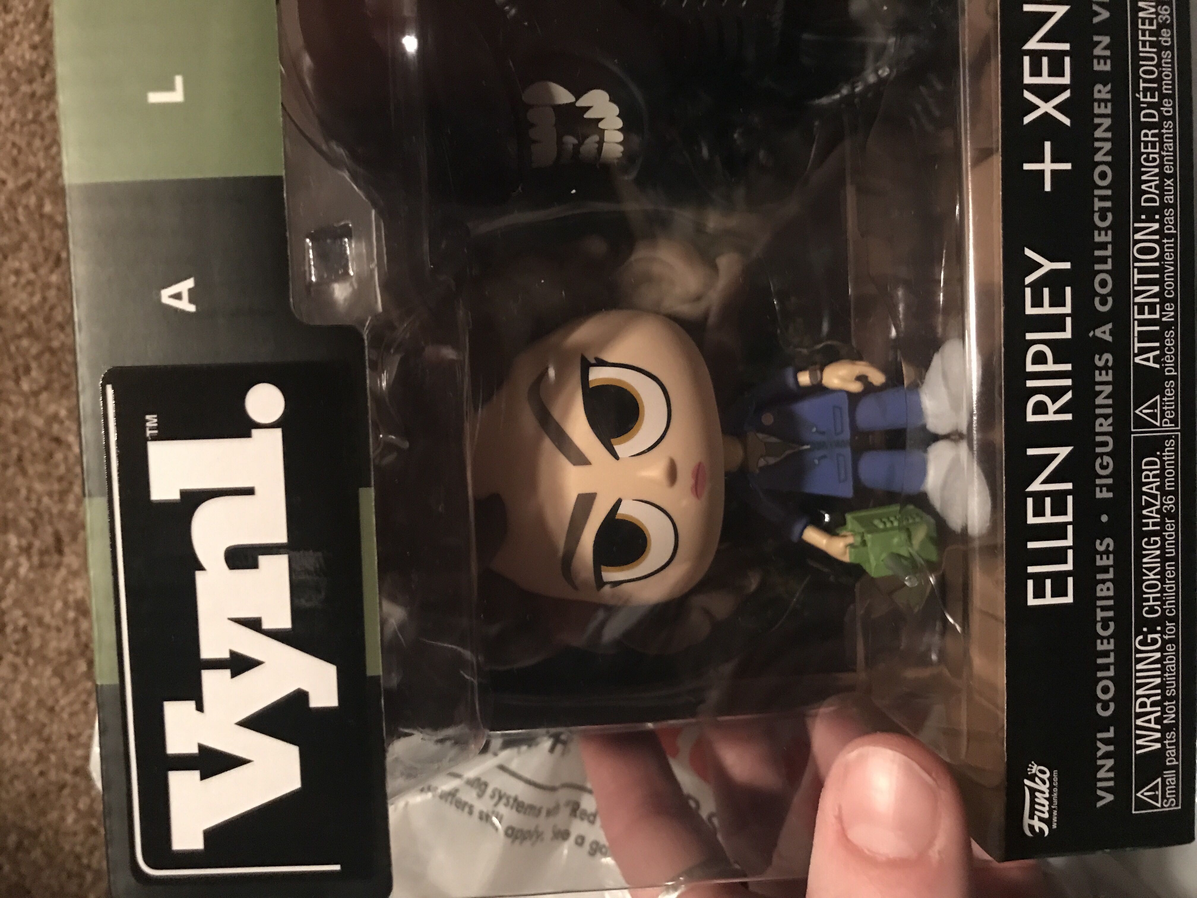 Ellen Ripley + Xenomorph   vinyl figure collectible [Barcode 889698377553] - Main Image 4