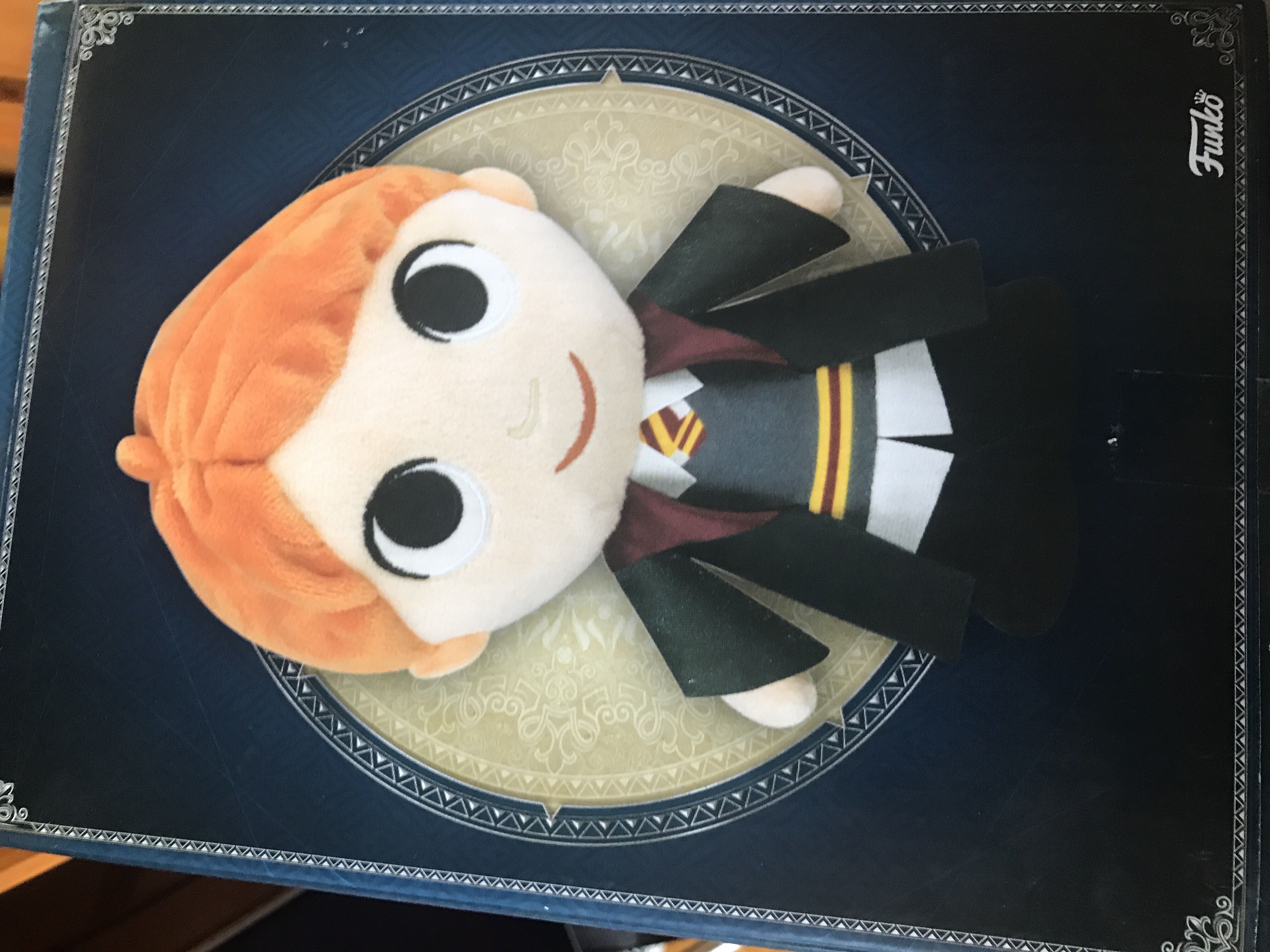 Harry Potter Super Plushies Ron  - Funko vinyl figure collectible [Barcode 889698316040] - Main Image 2
