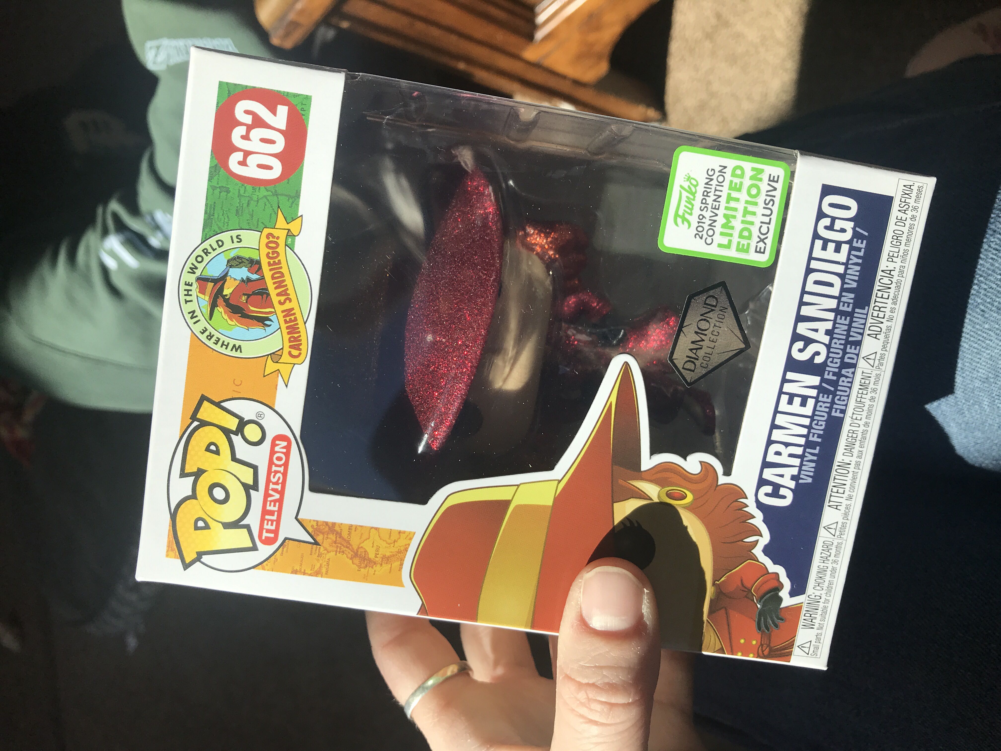 Carmen Sandiego - Where in the World is Carmen Sandiego vinyl figure collectible [Barcode 889698371261] - Main Image 3