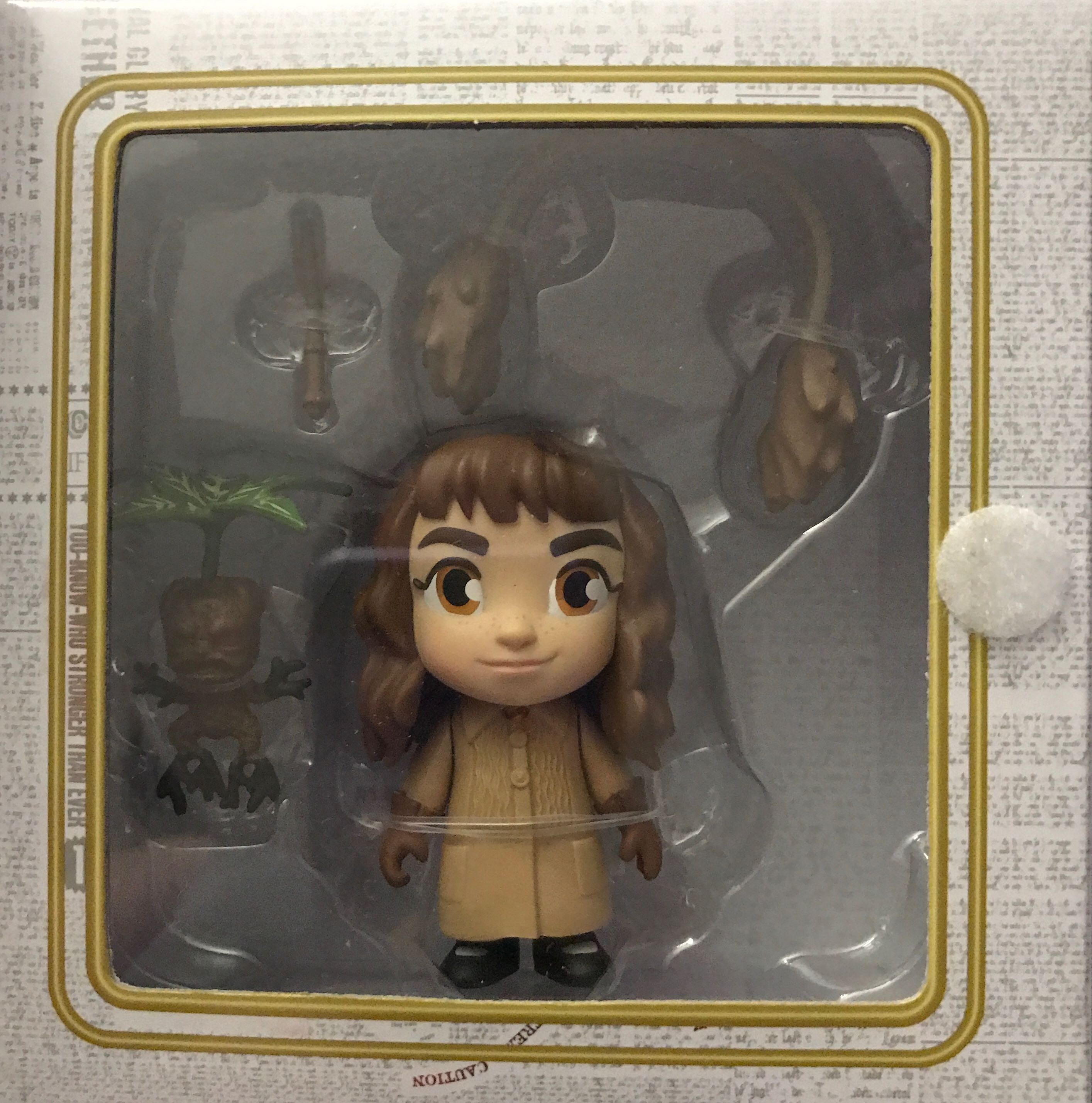 Hermione Granger - Harry Potter vinyl figure collectible [Barcode 889698372664] - Main Image 2