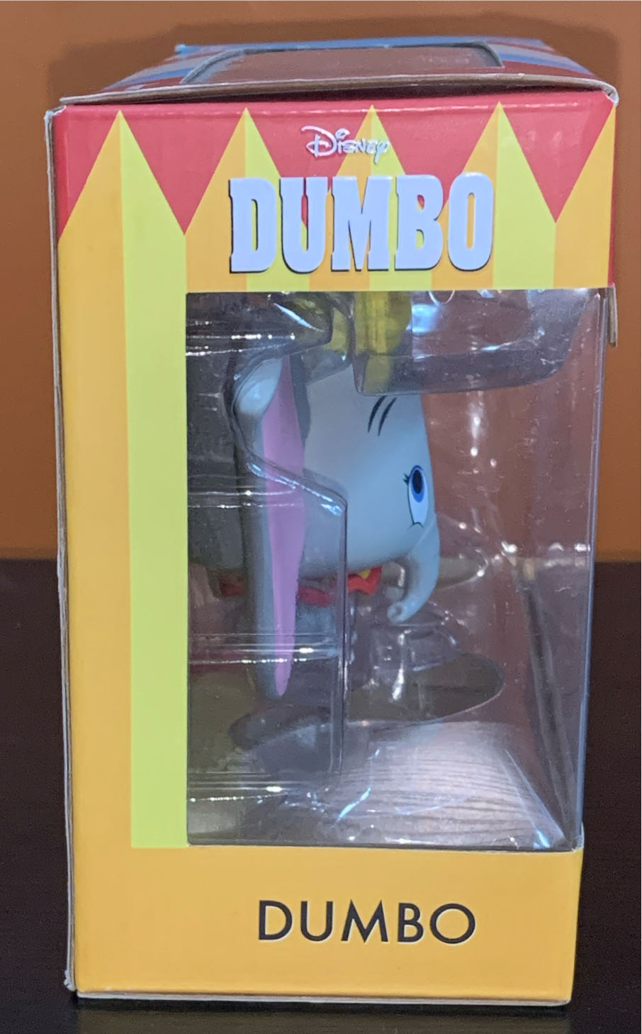 Dumbo + Timothy - Dumbo vinyl figure collectible [Barcode 889698370141] - Main Image 4