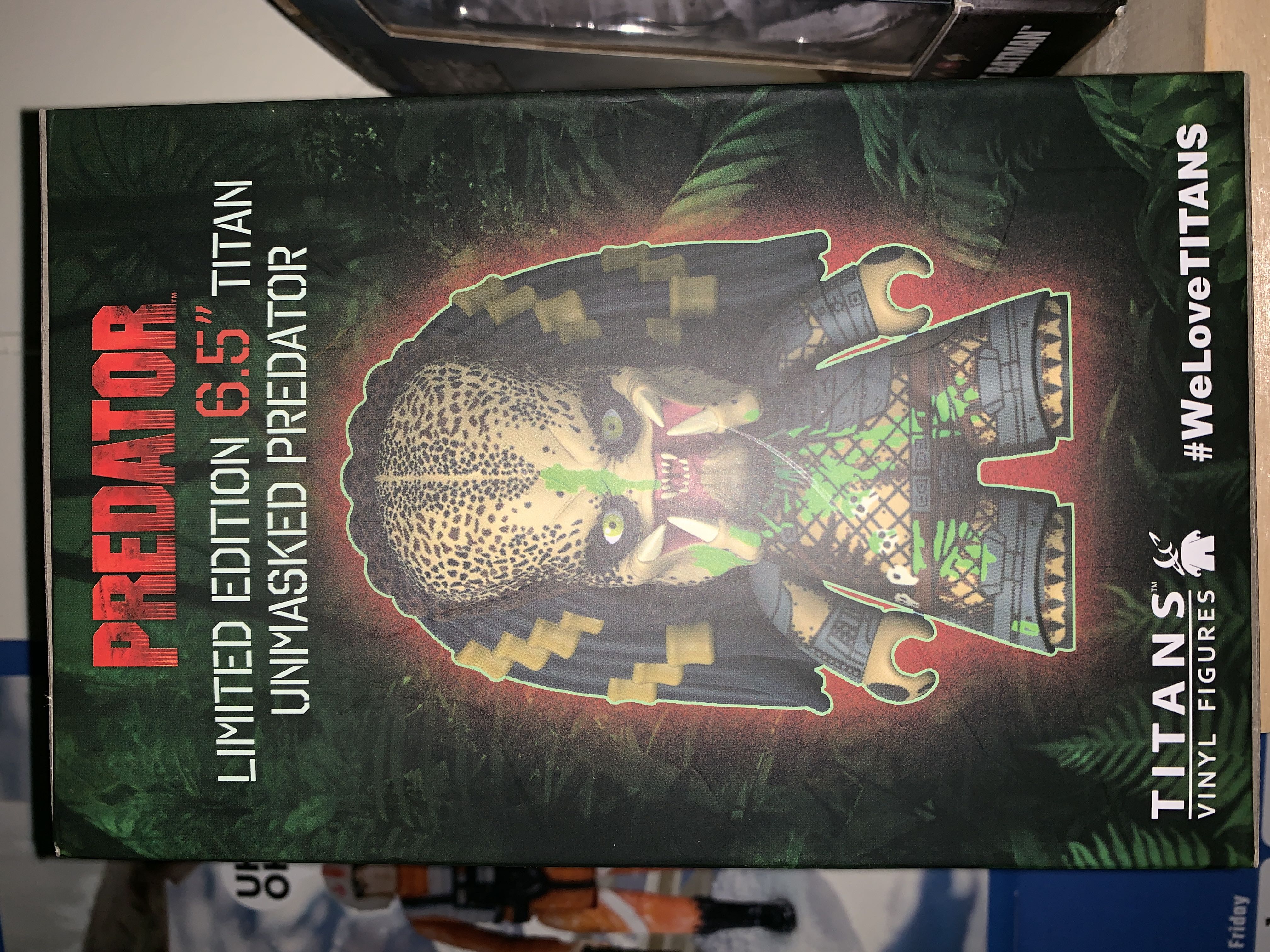 Predator - Predator vinyl figure collectible [Barcode 5052473220411] - Main Image 2