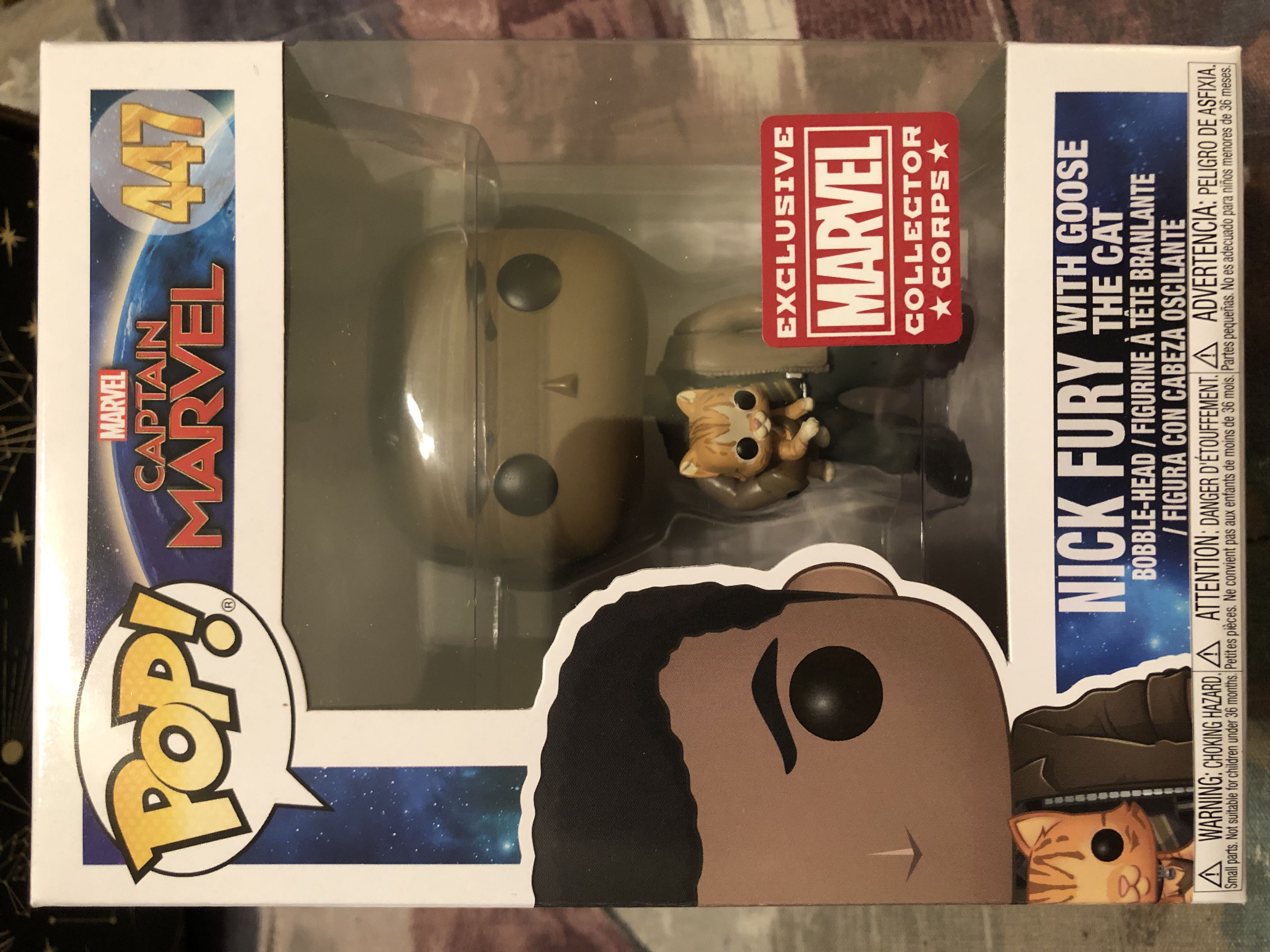 Captain Marvel - Captain Marvel vinyl figure collectible [Barcode 889698375092] - Main Image 3