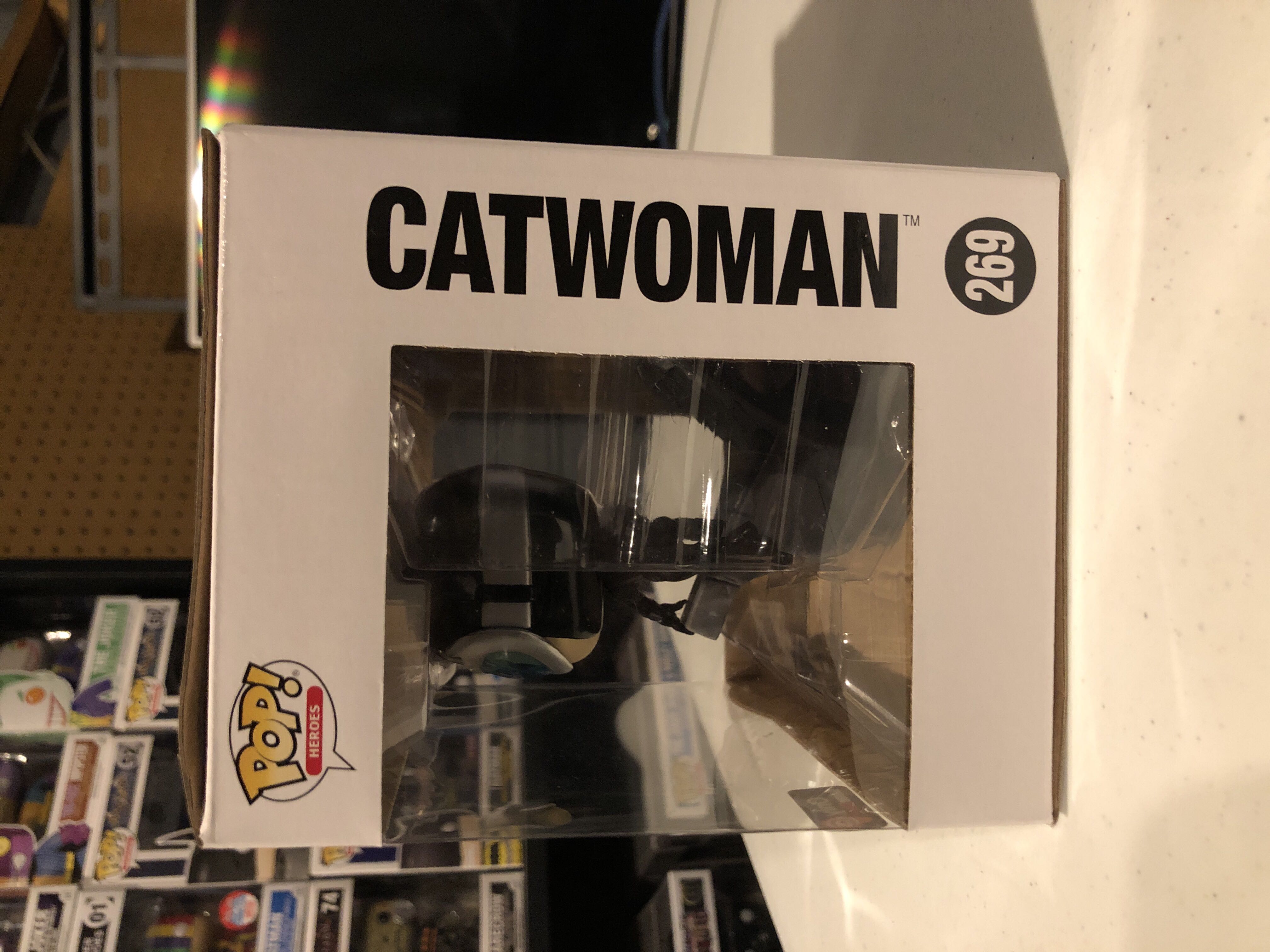 Catwoman - DC Universe vinyl figure collectible [Barcode 889698363105] - Main Image 2
