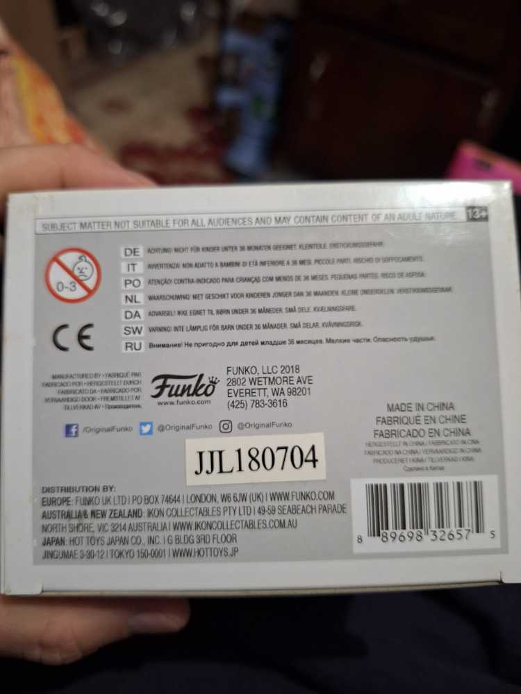 Mighty Morphin Power Rangers: Pudgy Pig - Mighty Morphin Power Rangers vinyl figure collectible [Barcode 889698326575] - Main Image 4