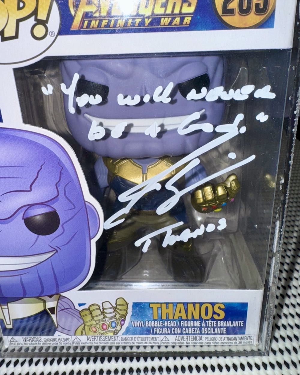 Thanos - Marvel Universe vinyl figure collectible [Barcode 889698264679] - Main Image 2