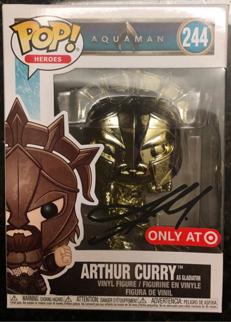 Arthur Curry (as Gladiator) (Gold Chrome) - DC Universe vinyl figure collectible [Barcode 889698336789] - Main Image 2