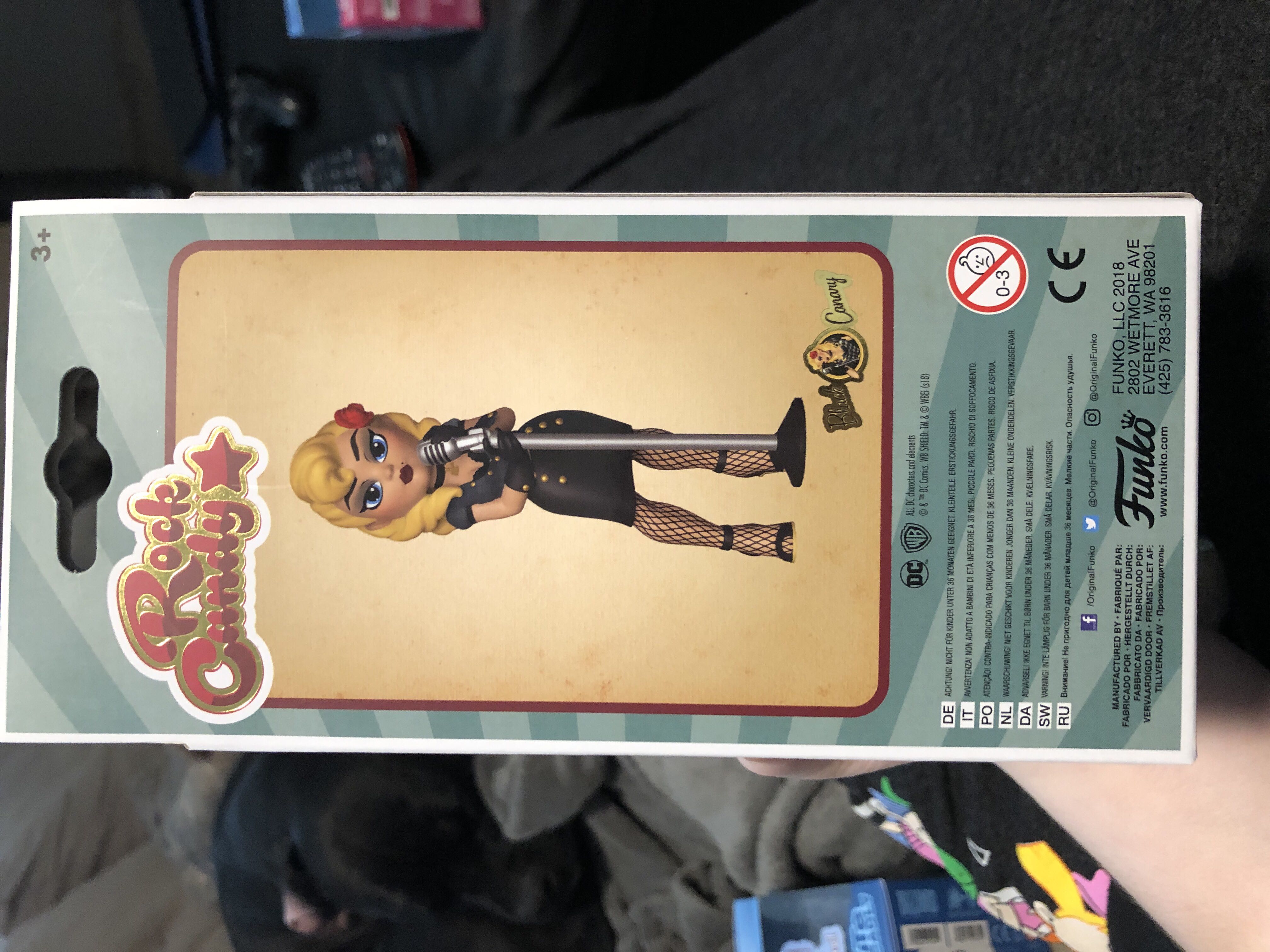 Black Canary - DC Universe vinyl figure collectible [Barcode 889698350433] - Main Image 3