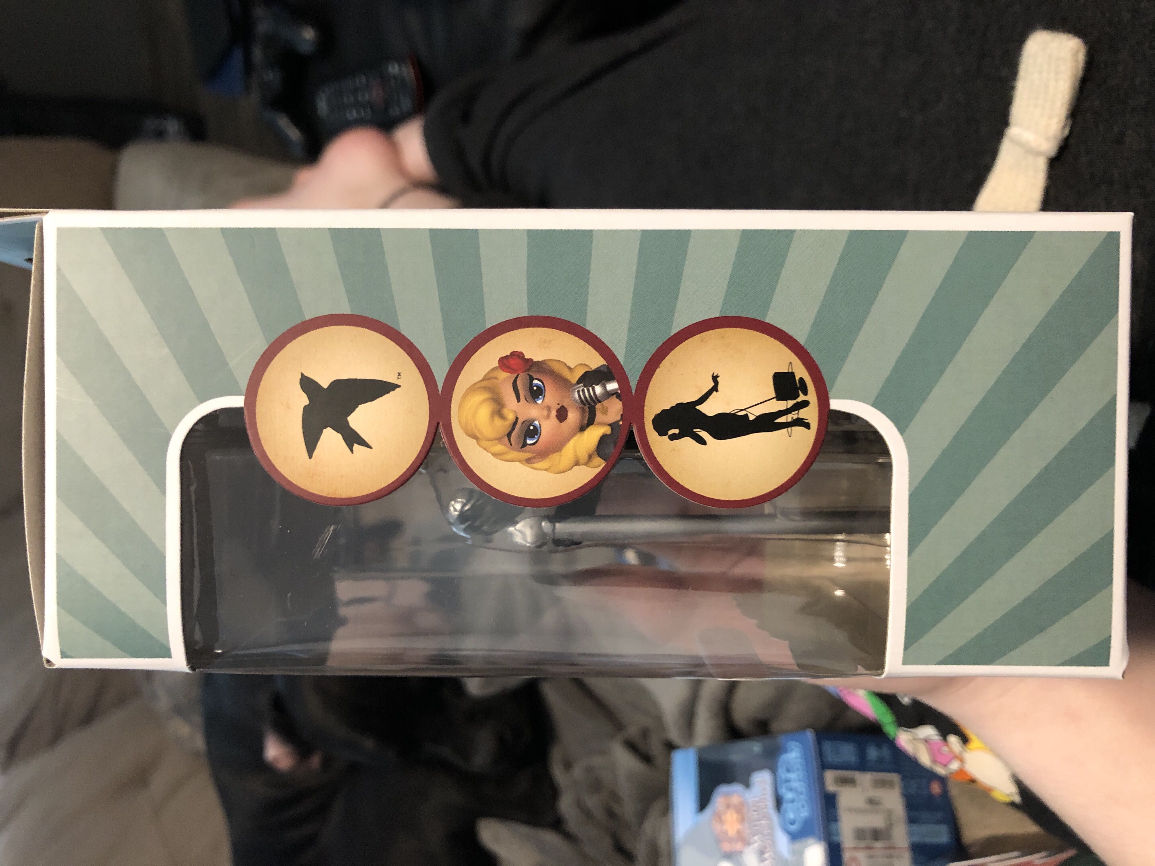 Black Canary - DC Universe vinyl figure collectible [Barcode 889698350433] - Main Image 4