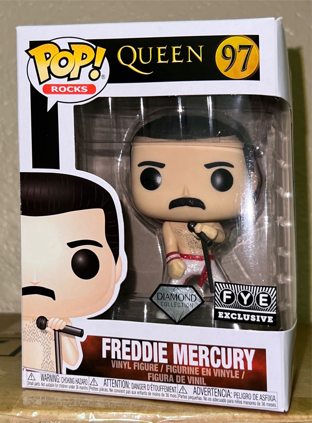 Freddie Mercury - Queen vinyl figure collectible [Barcode 889698337342] - Main Image 3