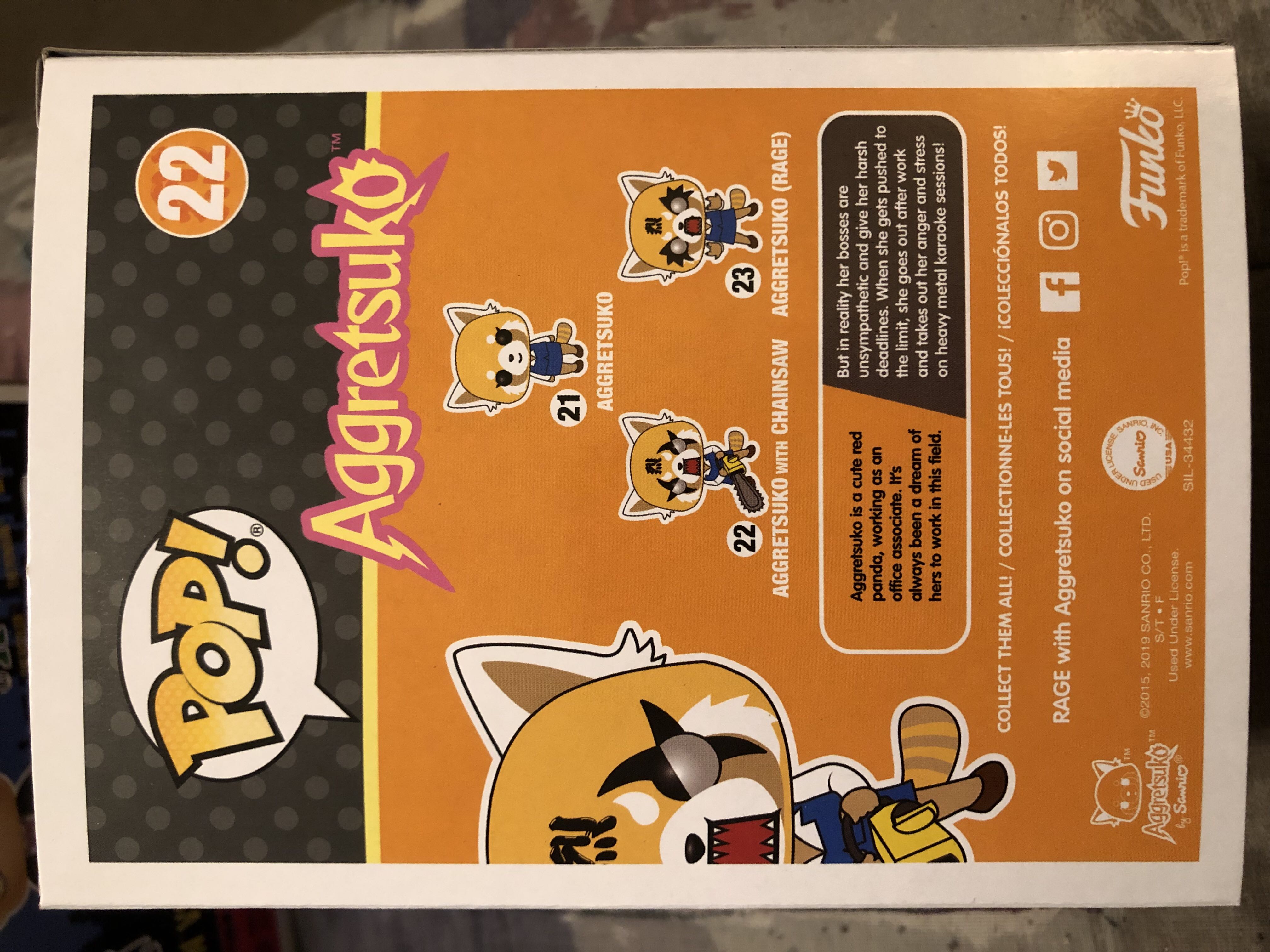 Aggretsuko with Chainsaw  vinyl figure collectible [Barcode 889698375993] - Main Image 2