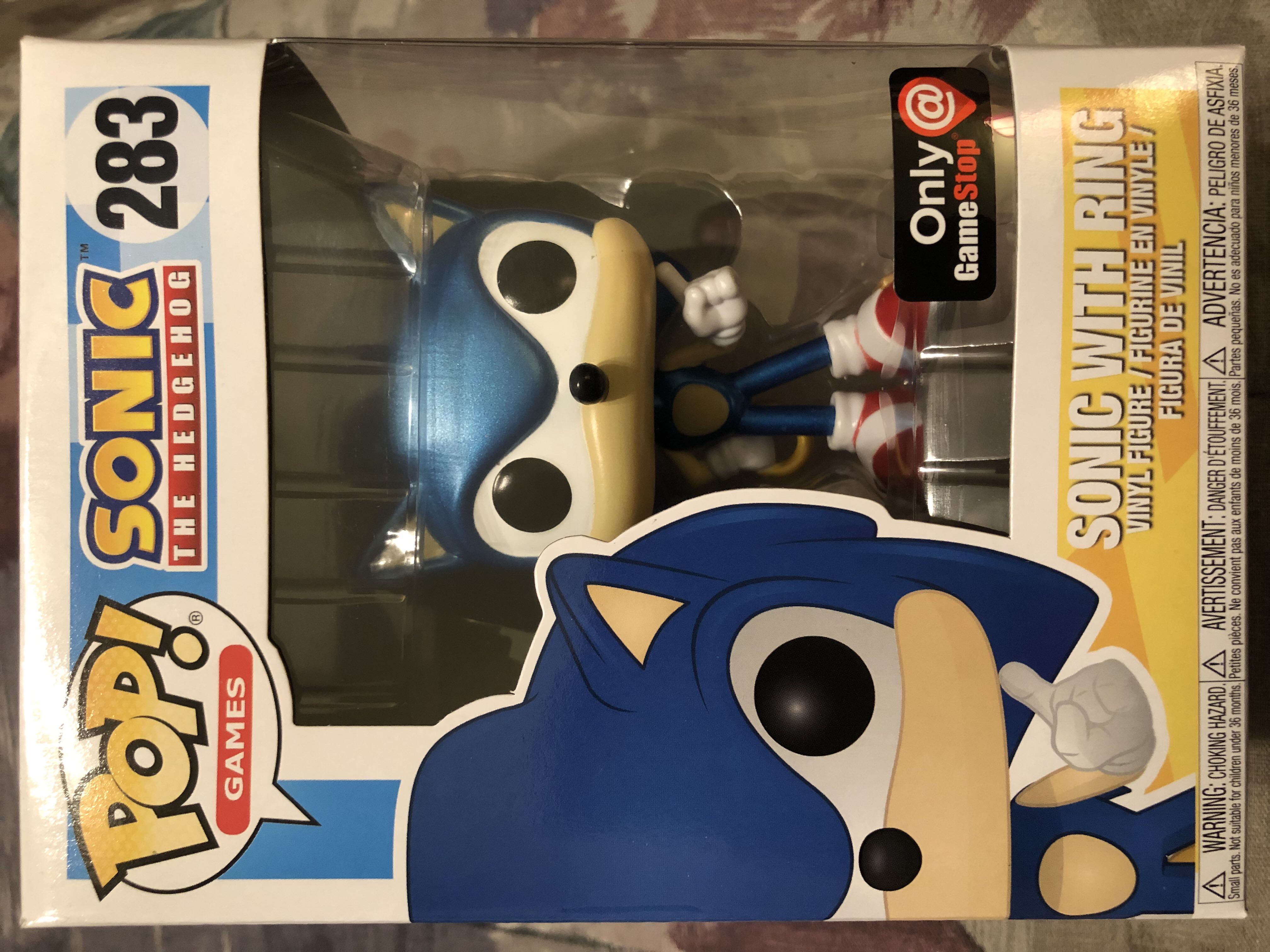 Sonic With Ring - Sonic the Hedgehog vinyl figure collectible [Barcode 889698332217] - Main Image 2