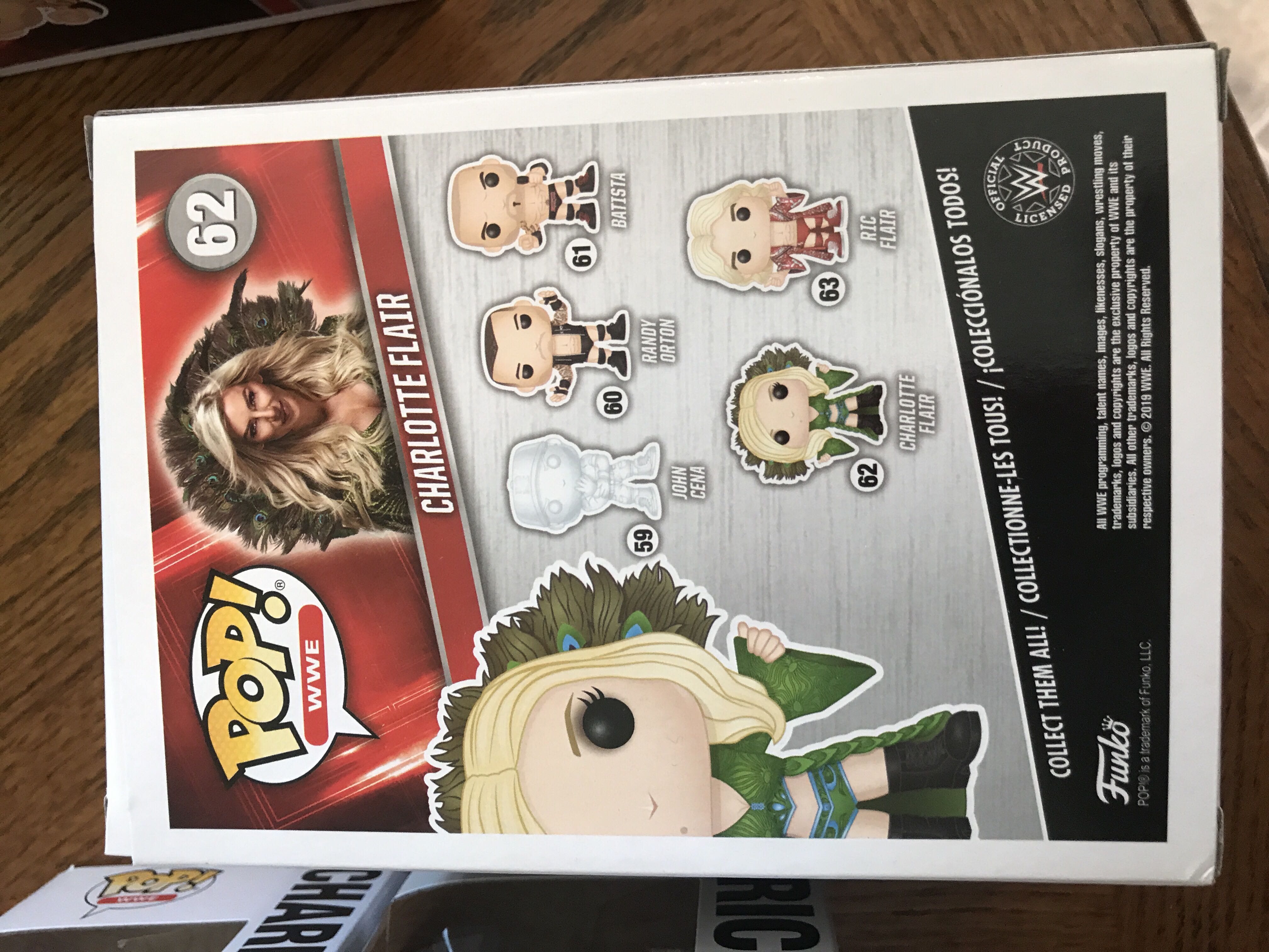 Charlotte Flair ✍🏼 - WWE vinyl figure collectible [Barcode 889698383721] - Main Image 3