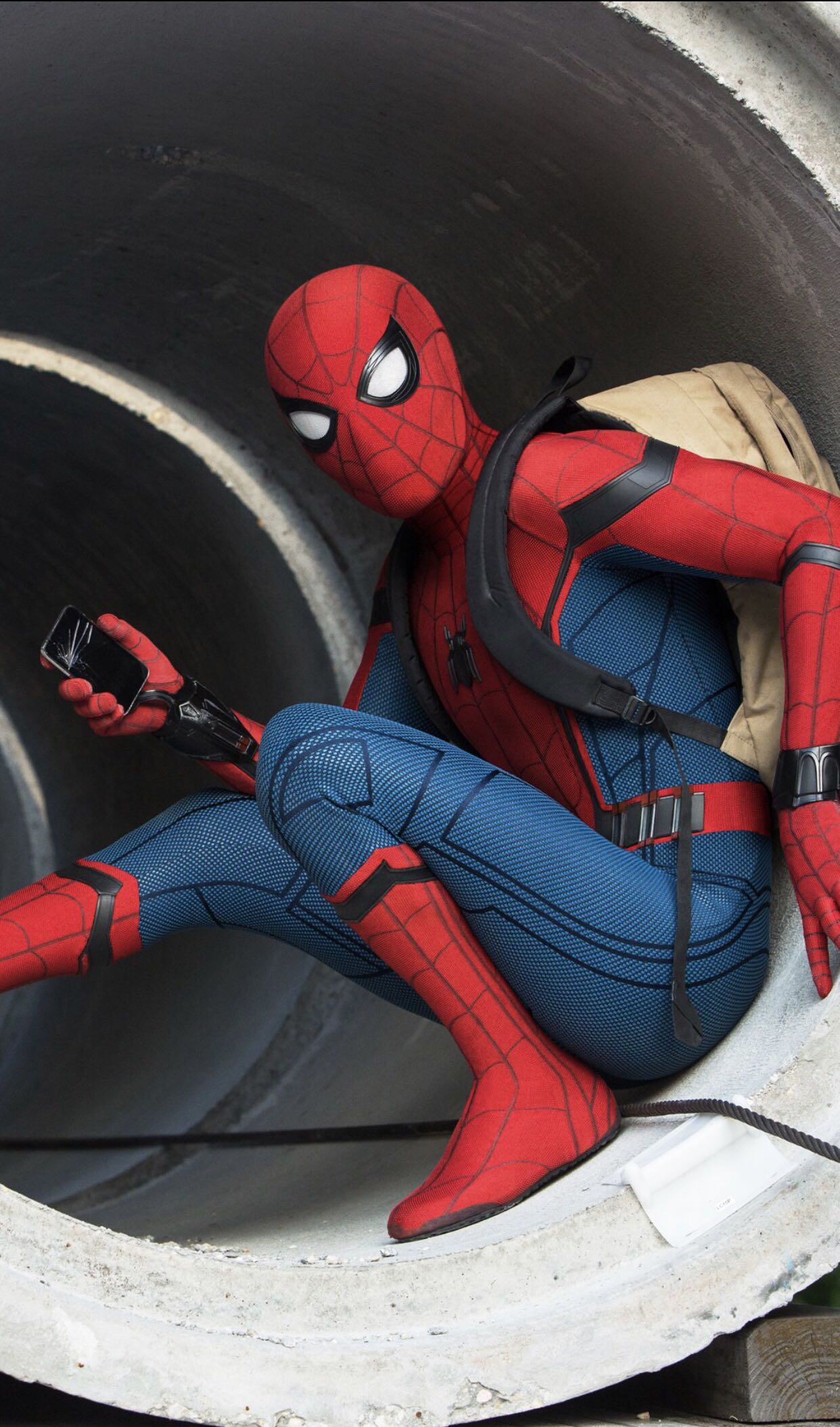 Spider-Man (Hero Suit) Pop! 468 - Spider-Man: Far from Home vinyl figure collectible [Barcode 889698394031] - Main Image 4