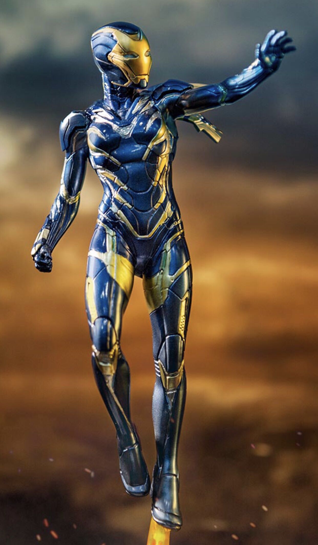 Rescue - Avengers: Endgame vinyl figure collectible - Main Image 4