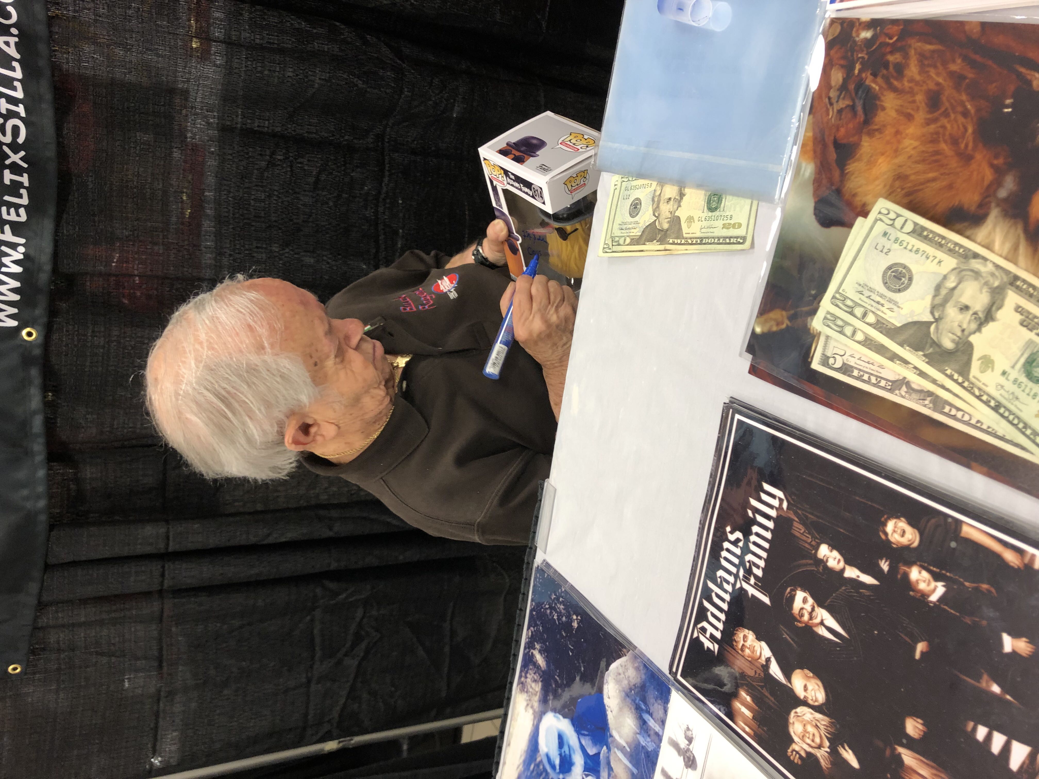 Addams Family: Cousin Itt  vinyl figure collectible [Barcode 889698391801] - Main Image 3