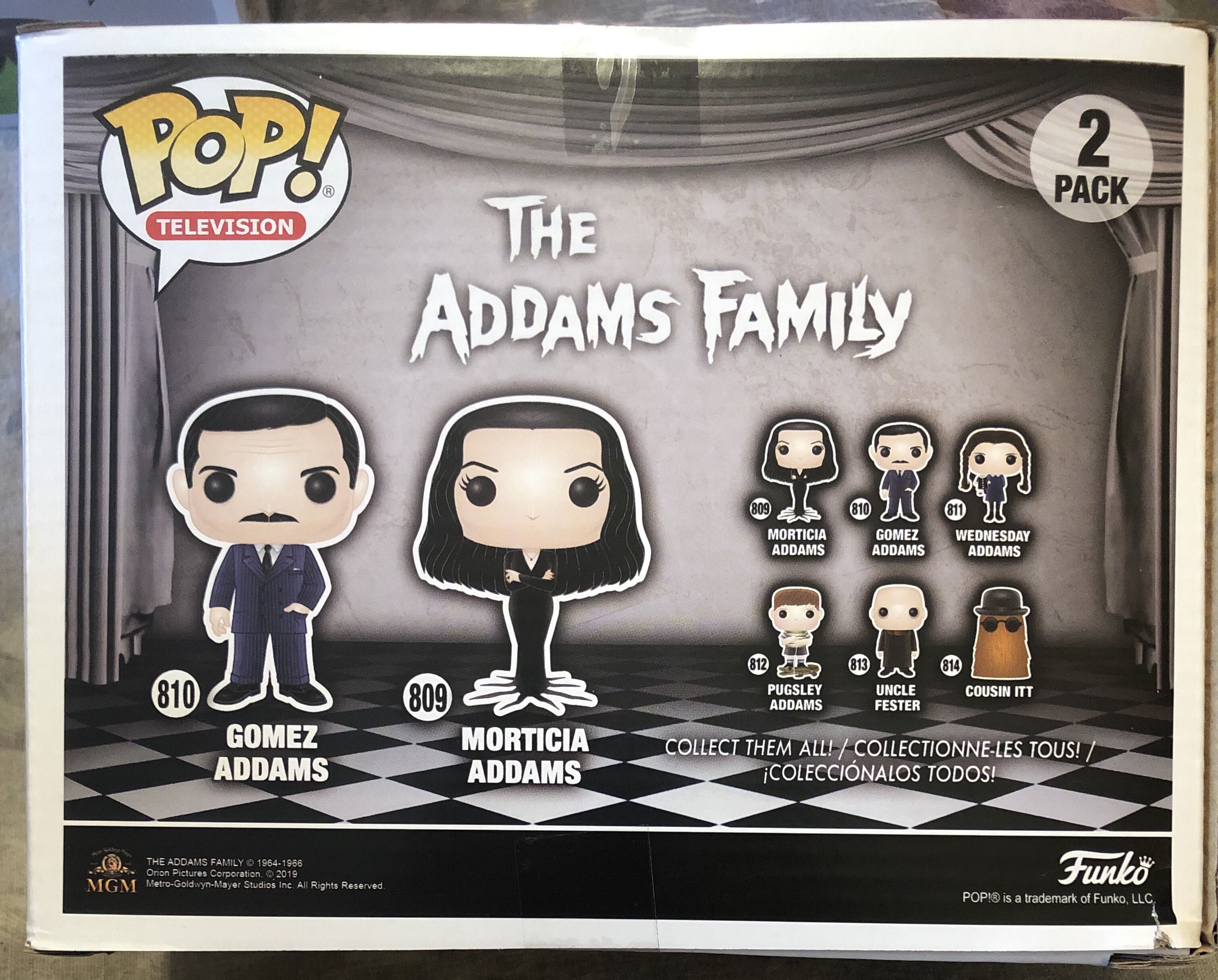 Gomez & Morticia Addams  vinyl figure collectible [Barcode 889698413237] - Main Image 2