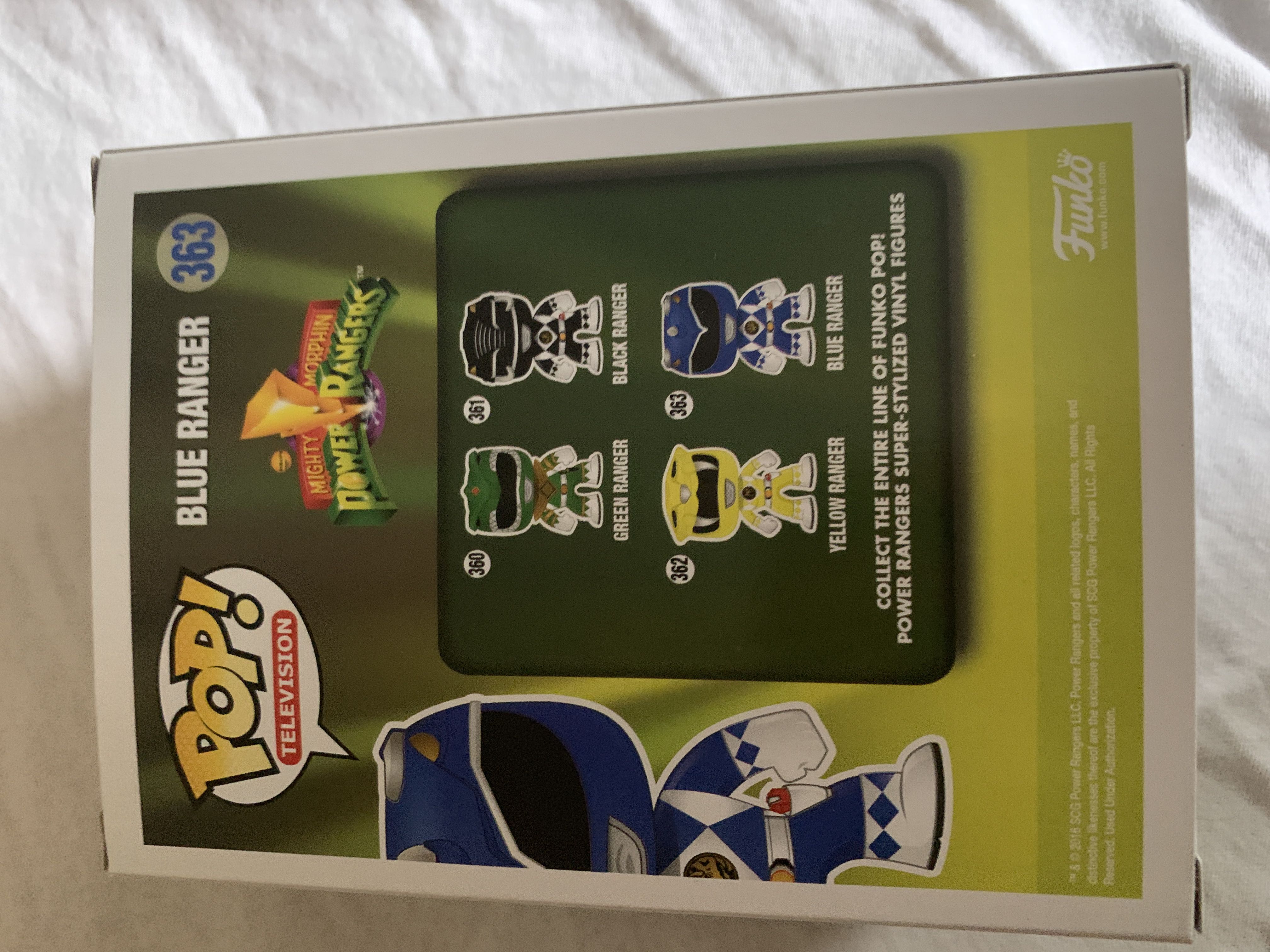 Power Ranger - Blue Rangers - Mighty Morphin Power Rangers vinyl figure collectible [Barcode 889698103114] - Main Image 3