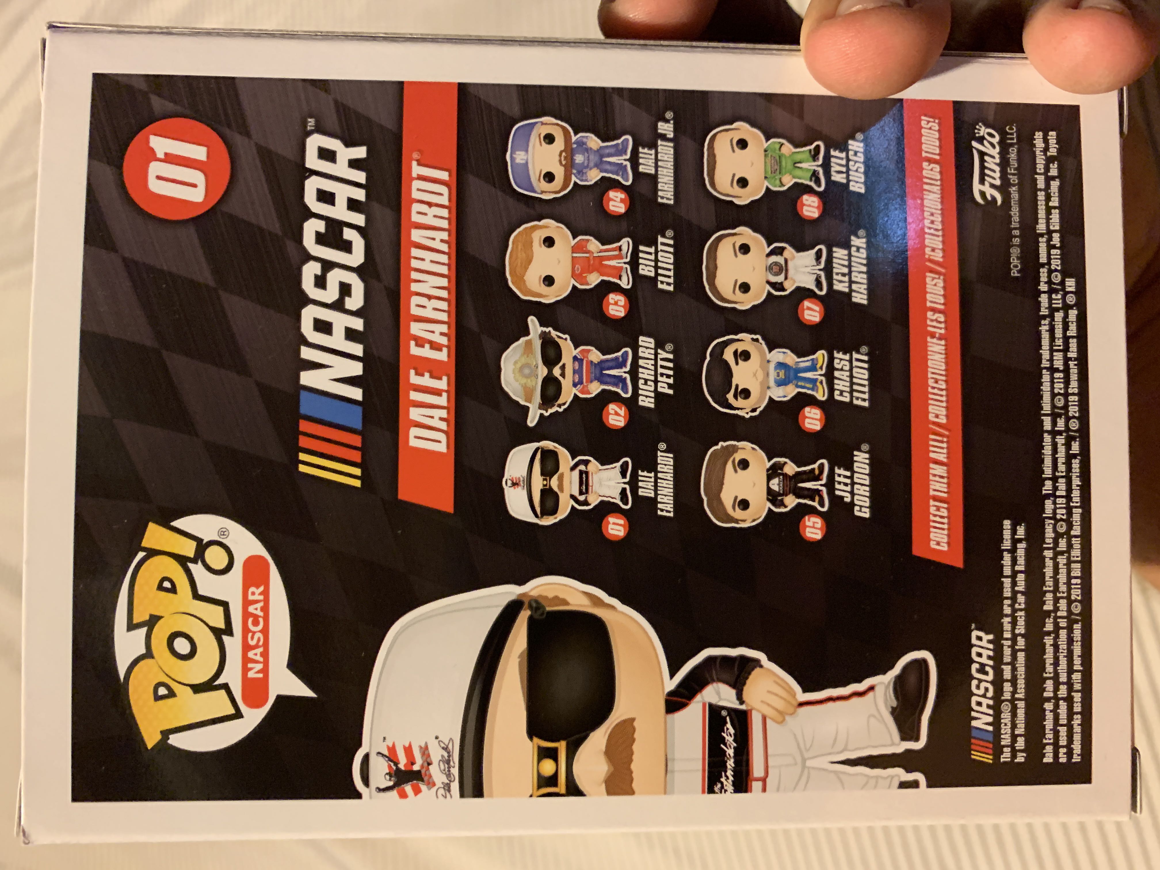 Dale Earnhardt - Funko vinyl figure collectible [Barcode 889698379656] - Main Image 2