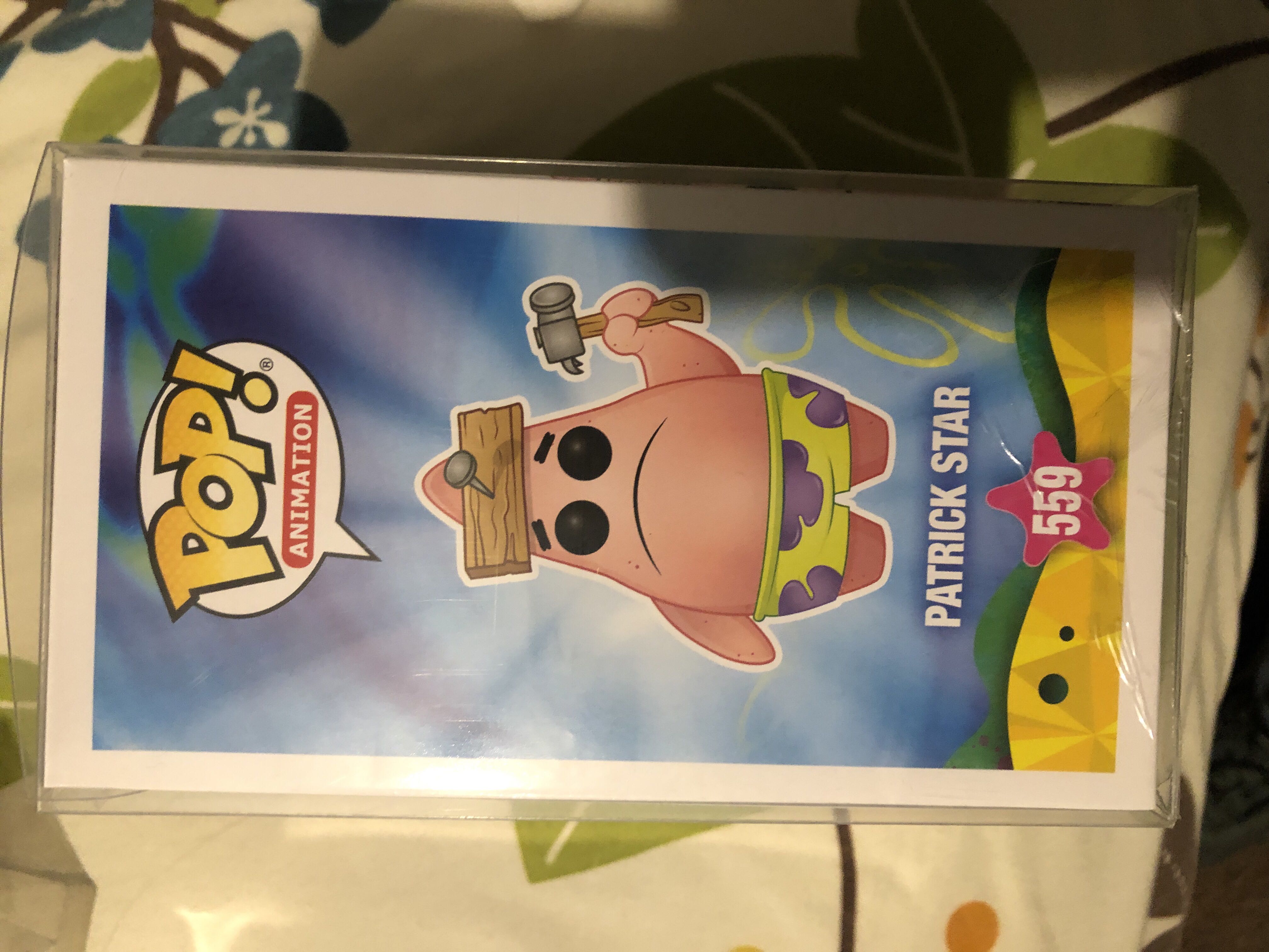Patrick Star (with Hammer) - SpongeBob SquarePants vinyl figure collectible [Barcode 889698395533] - Main Image 4