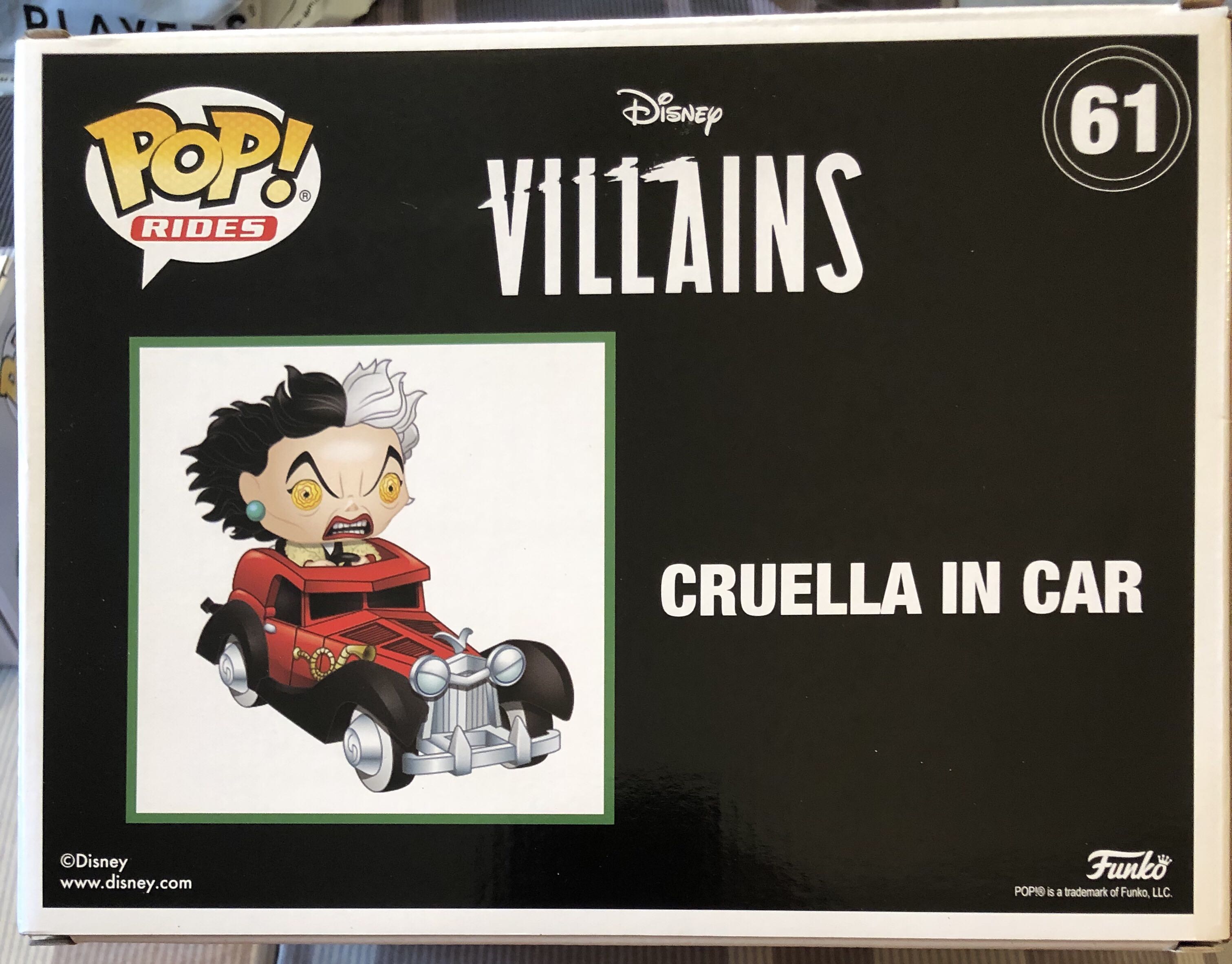 Disney Villians: Cruella In Car - Disney Villains vinyl figure collectible [Barcode 889698396028] - Main Image 2