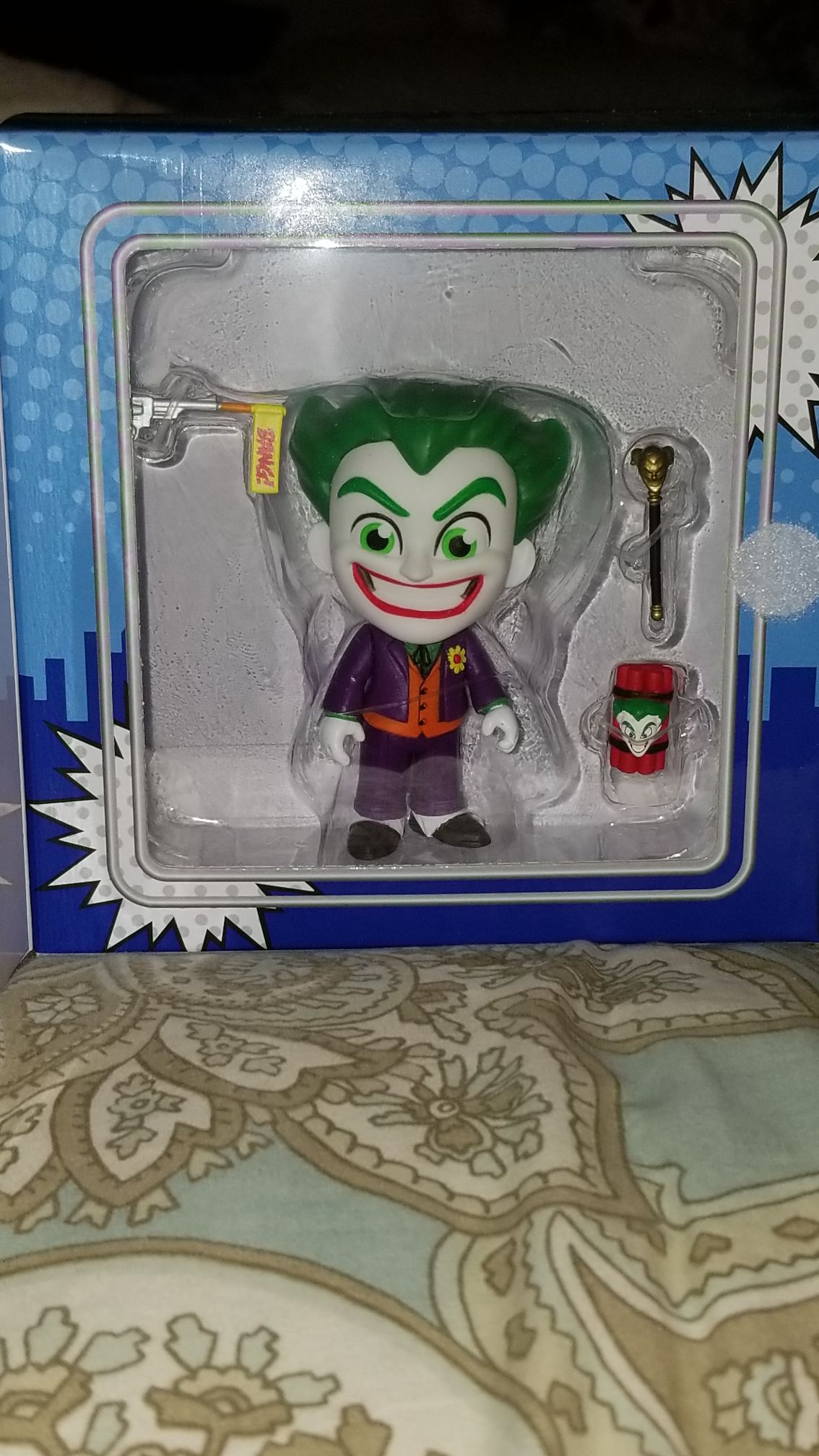 Joker (Classic), The - DC Universe vinyl figure collectible [Barcode 889698326537] - Main Image 2