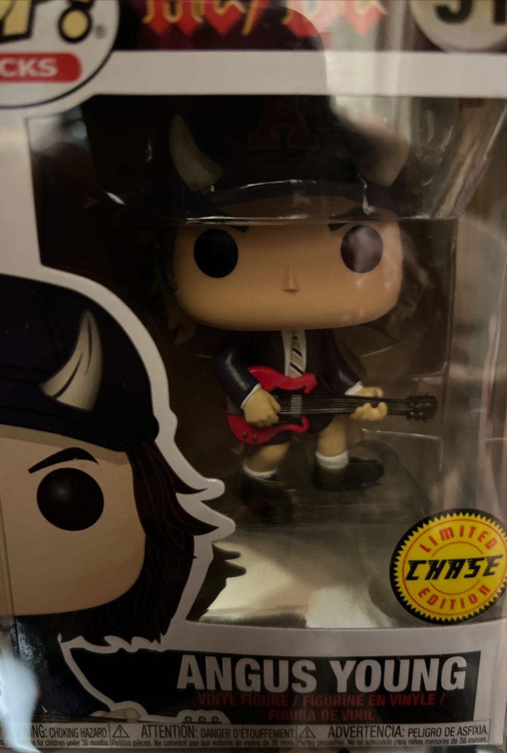 Angus Young (Chase) - AC/DC vinyl figure collectible [Barcode 889698363181] - Main Image 4
