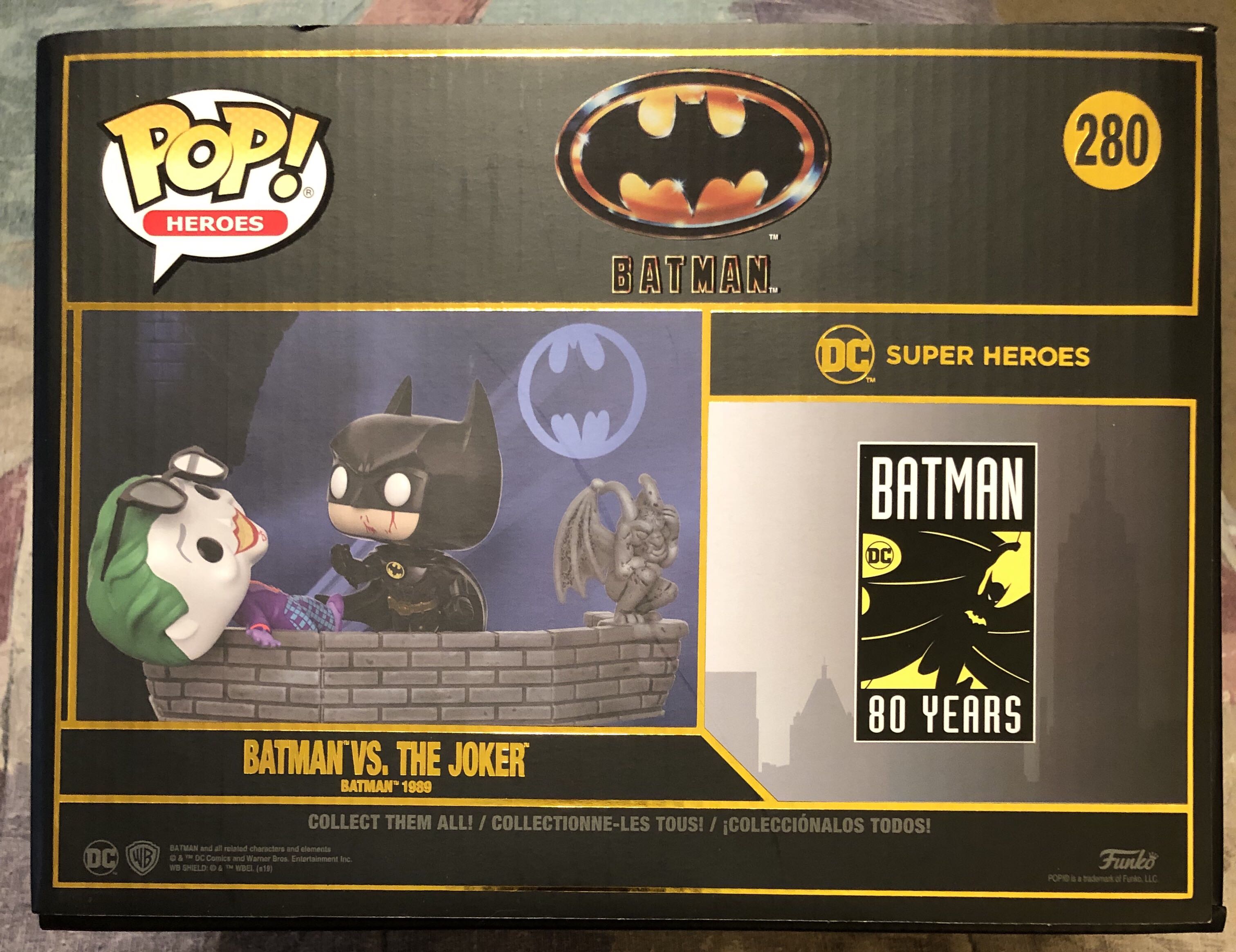 Batman vs. The Joker - Batman vinyl figure collectible [Barcode 889698372503] - Main Image 2