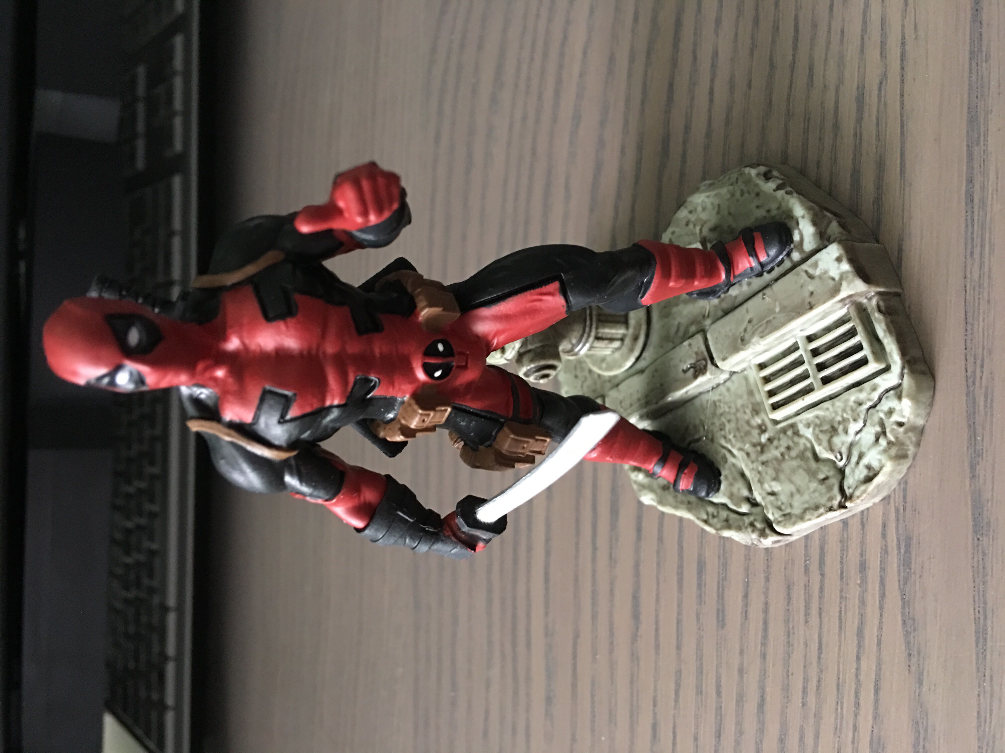 Schleich #11 Deadpool  - Deadpool vinyl figure collectible [Barcode 4055744020643] - Main Image 2