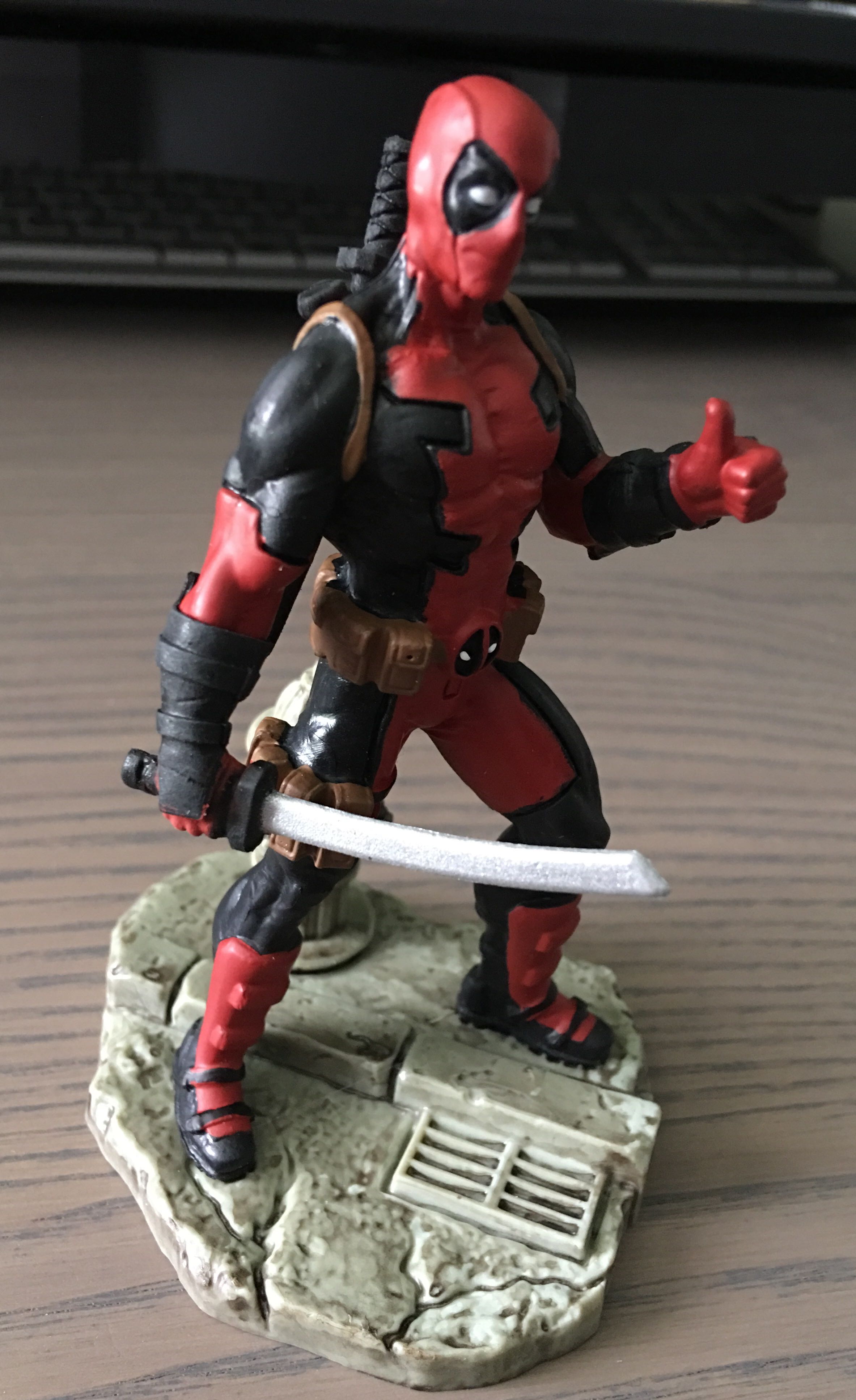 Schleich #11 Deadpool  - Deadpool vinyl figure collectible [Barcode 4055744020643] - Main Image 3