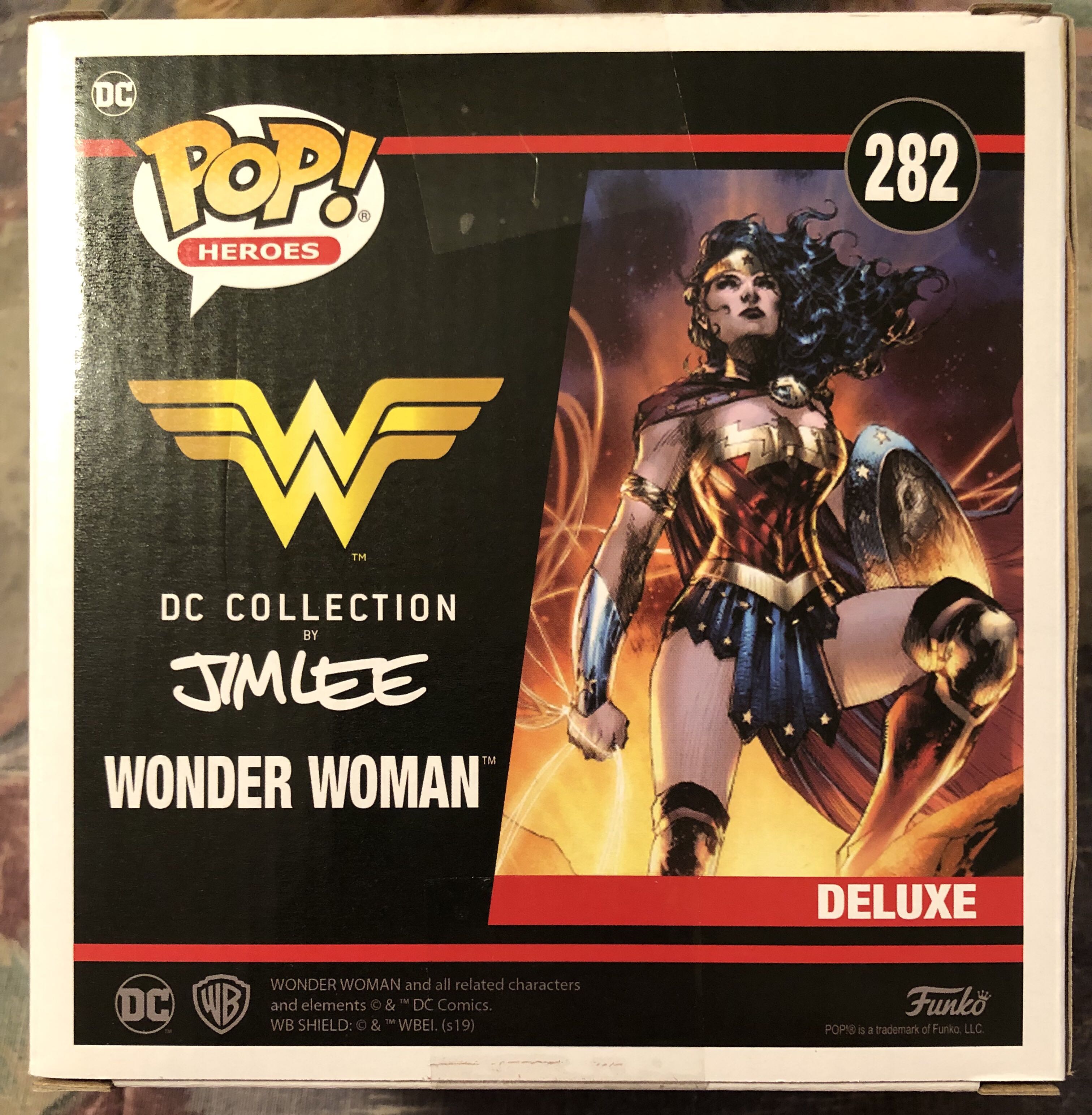 Wonder Woman - DC Universe vinyl figure collectible [Barcode 889698363112] - Main Image 2