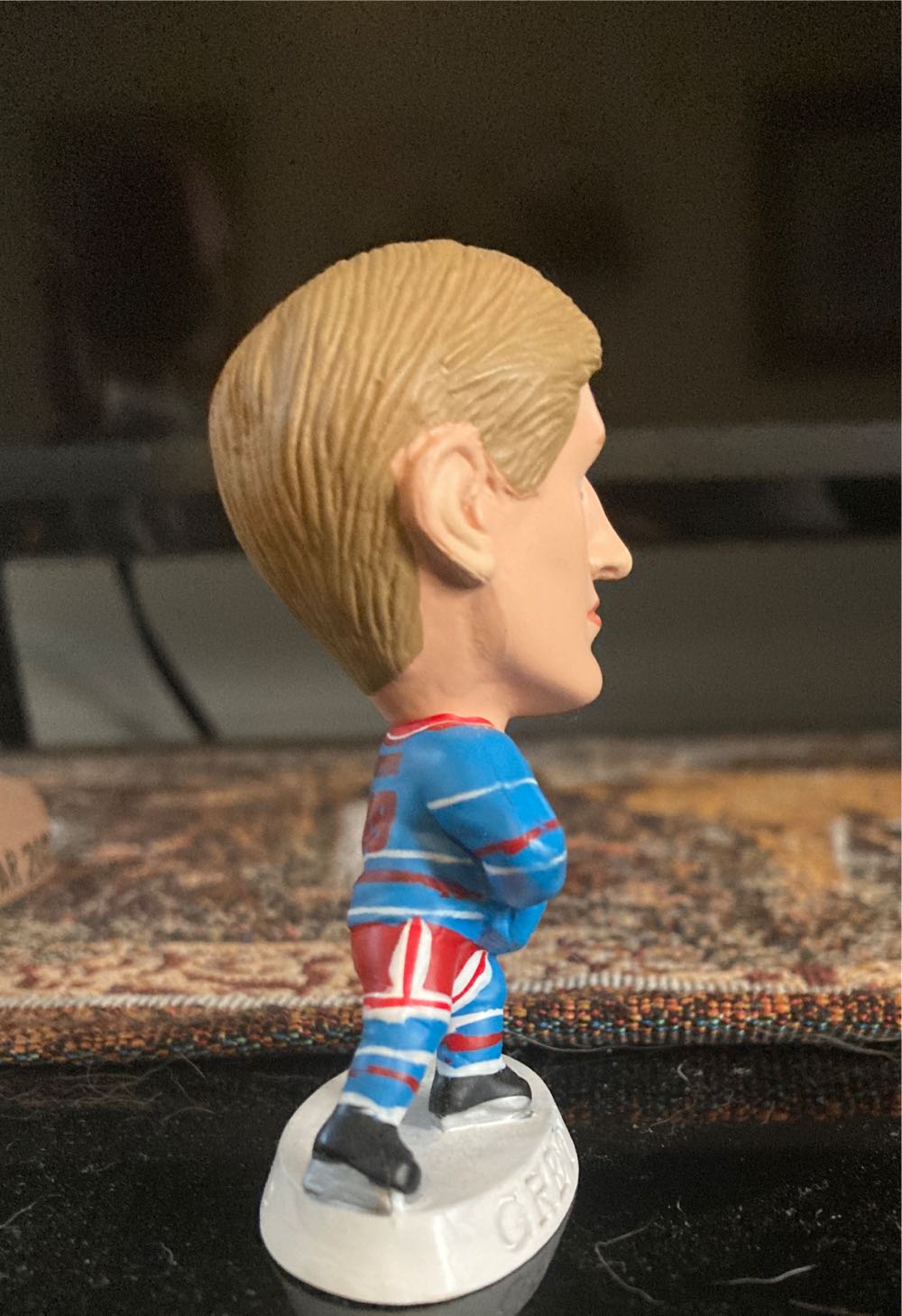 Wayne Gretzky  vinyl figure collectible - Main Image 3