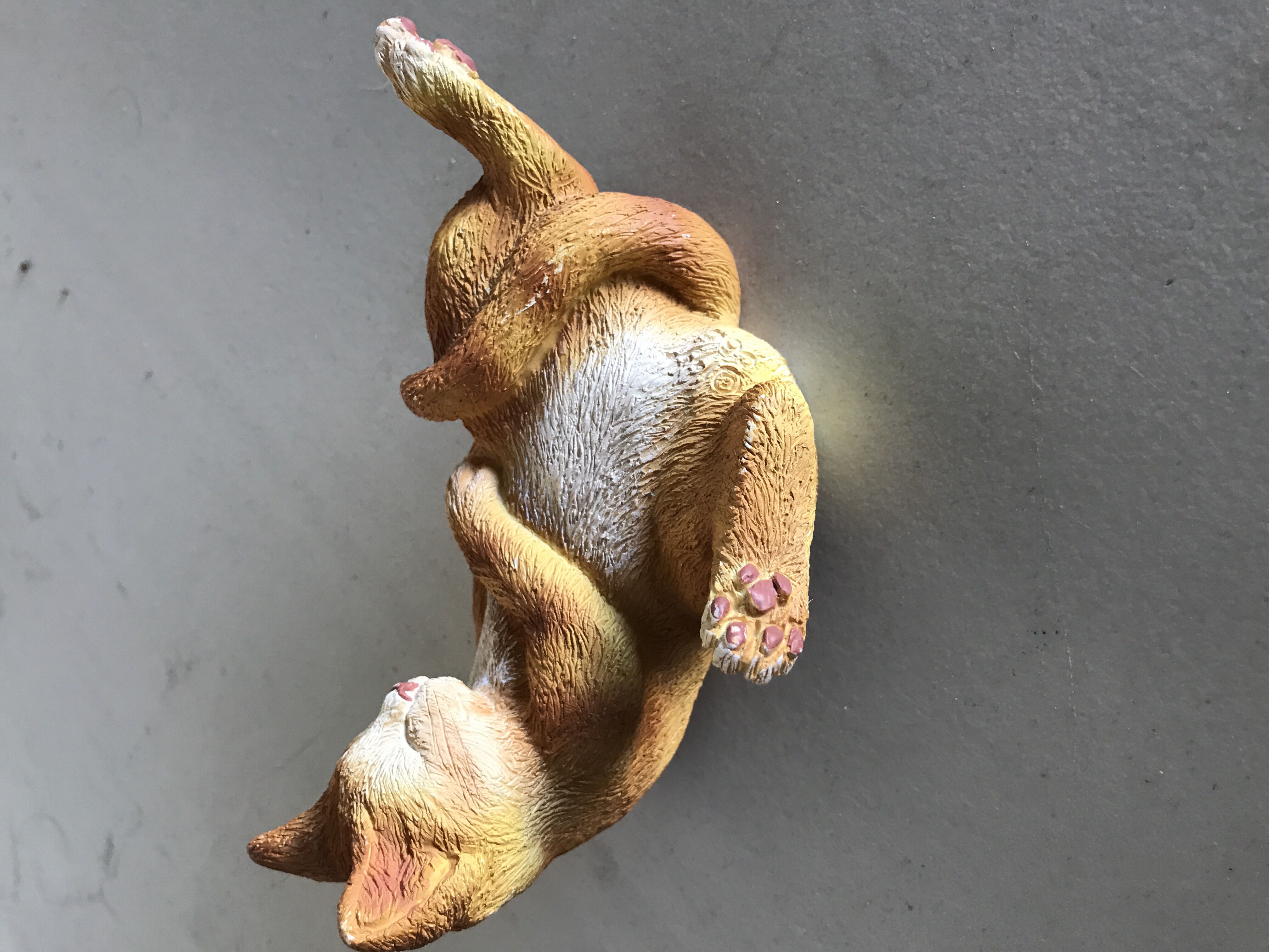 Orange -tan Cat Laying   vinyl figure collectible - Main Image 2