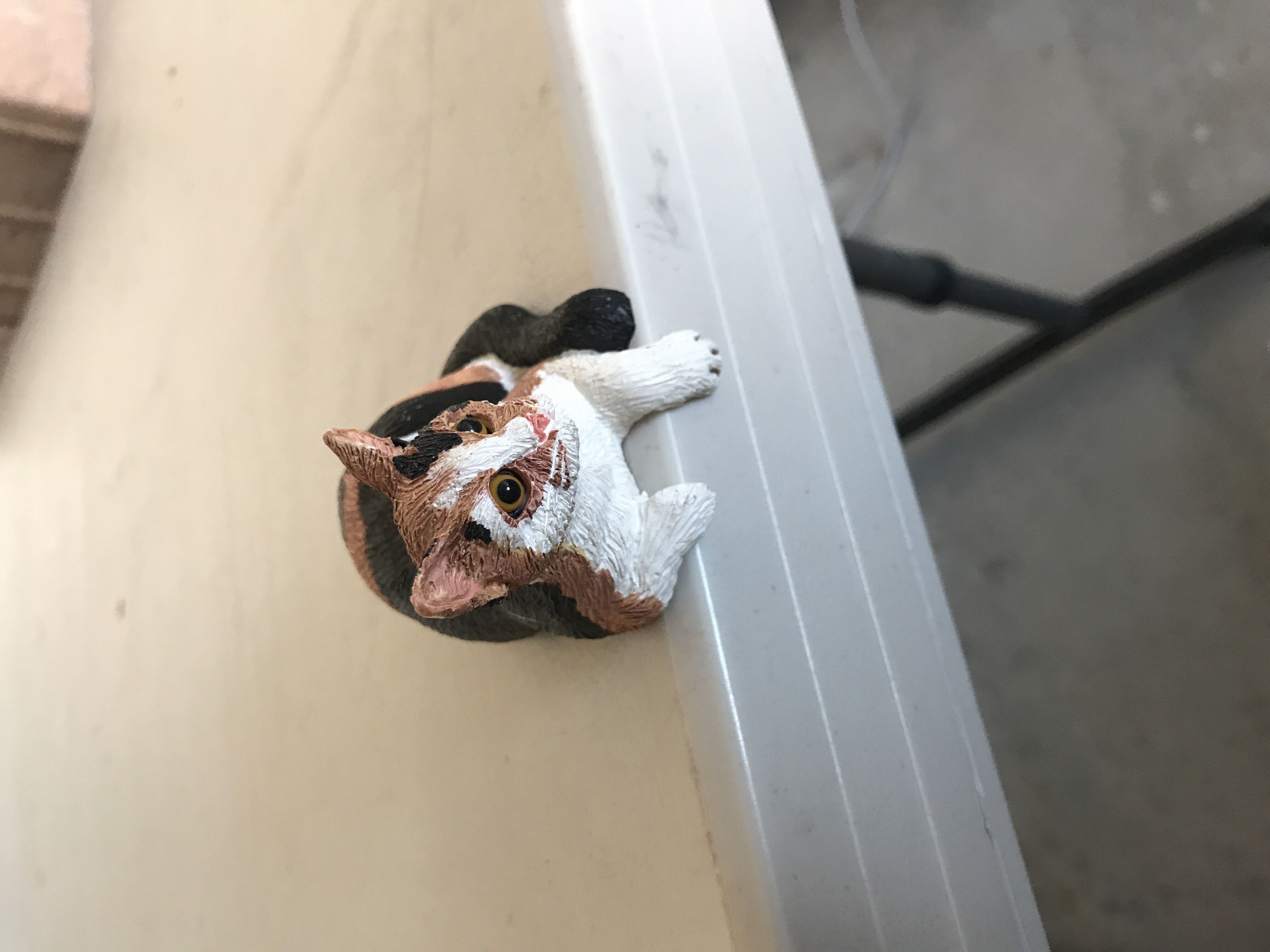 Cat For Edge   vinyl figure collectible - Main Image 2