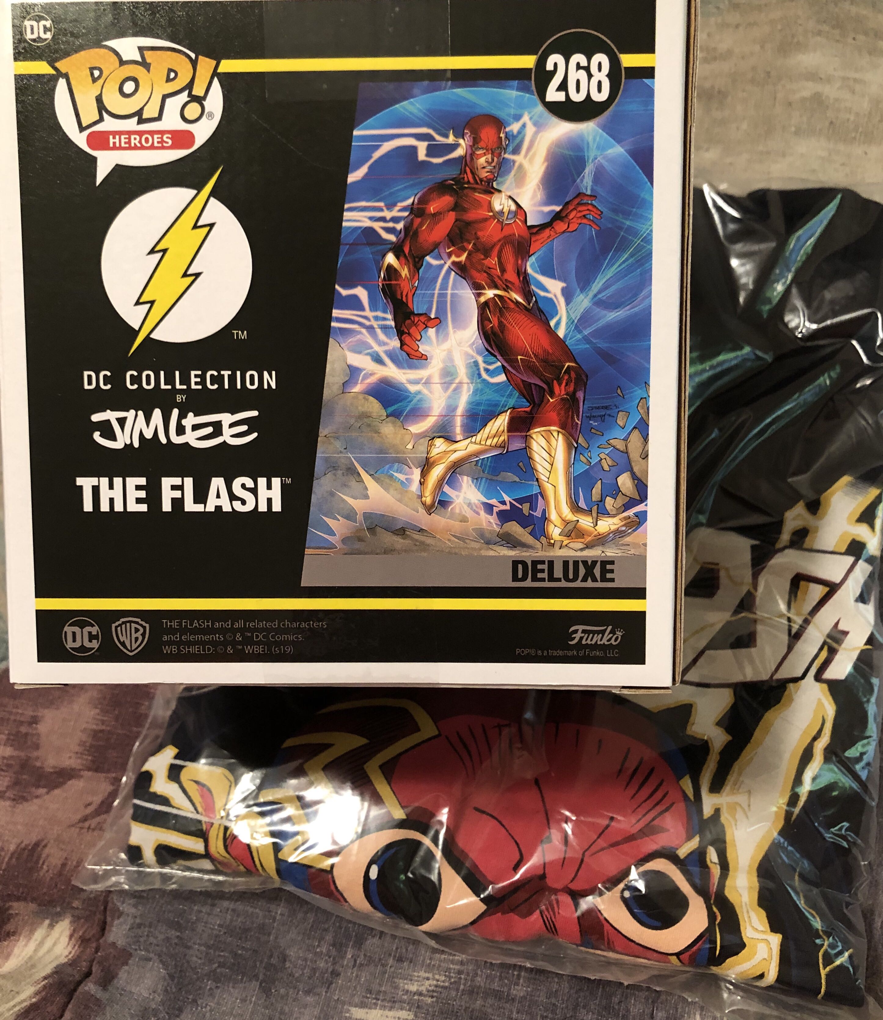 Flash, The (Jim Lee) B&W - The Flash vinyl figure collectible [Barcode 889698403023] - Main Image 4