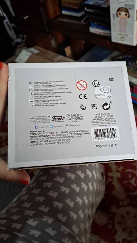 The Little Mermaid: King Triton - The Little Mermaid vinyl figure collectible [Barcode 889698396929] - Main Image 4