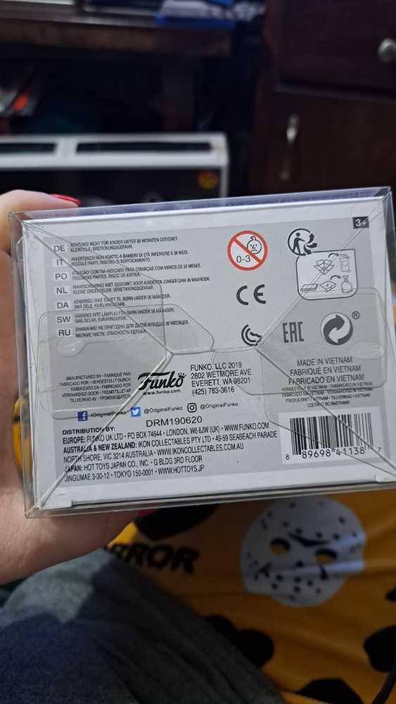 The Nun:  775 The Nun - The Nun vinyl figure collectible [Barcode 889698411387] - Main Image 4