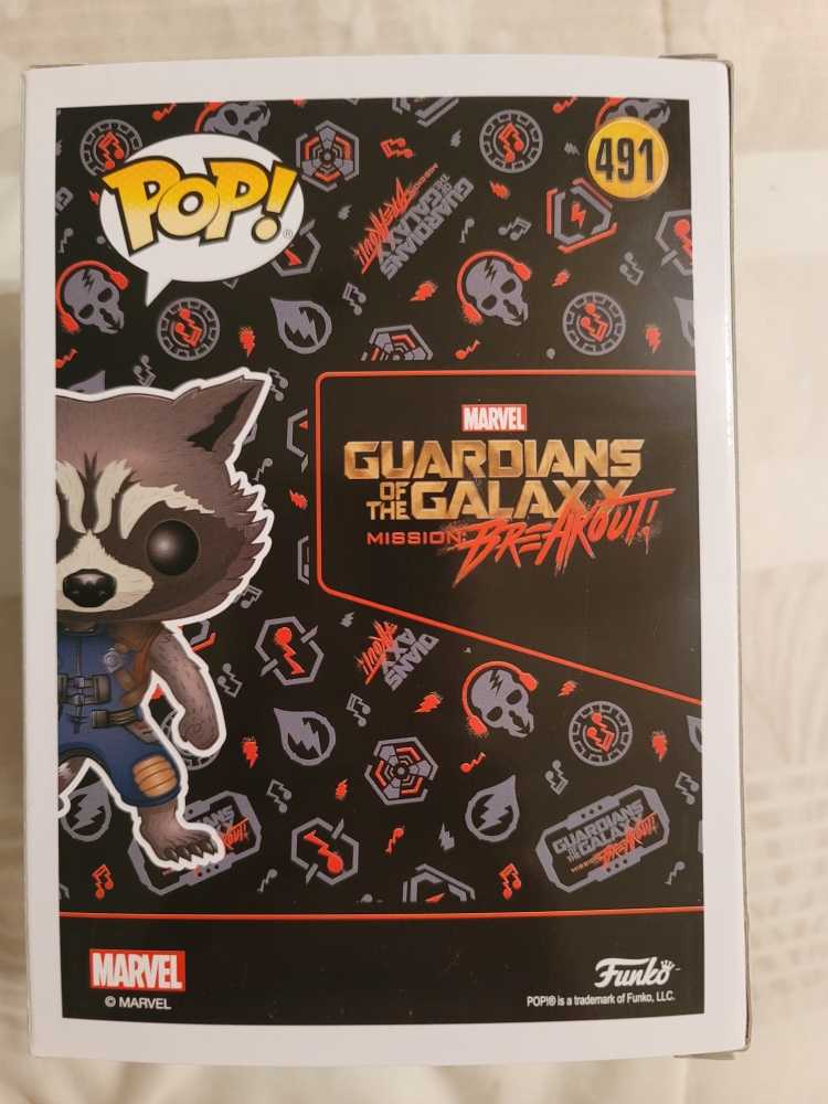 Rocket - Disney Parks vinyl figure collectible [Barcode 889698406758] - Main Image 3