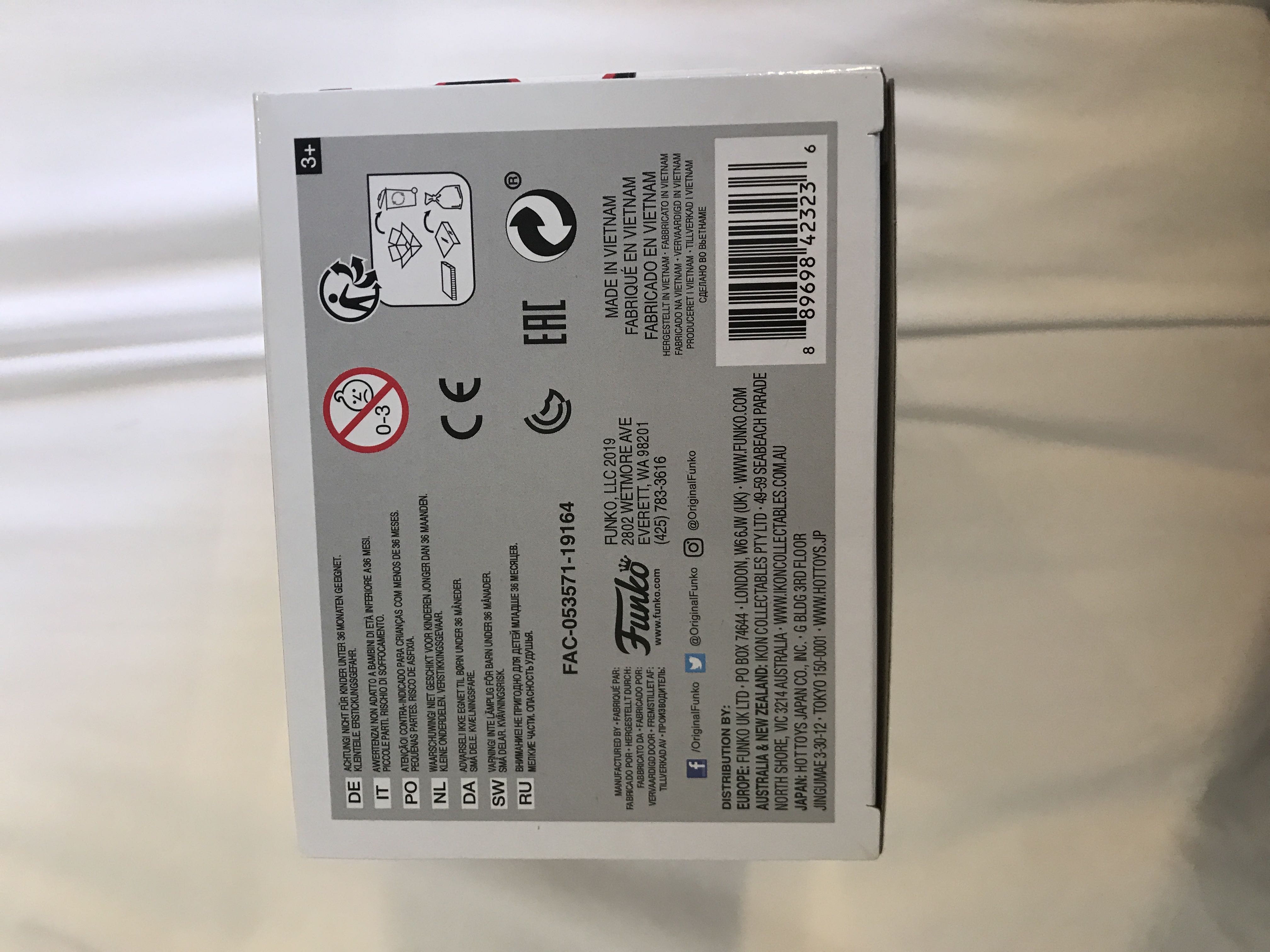 Miles Morales (Spiderverse) (Translucent) - Marvel Universe vinyl figure collectible [Barcode 889698423236] - Main Image 3