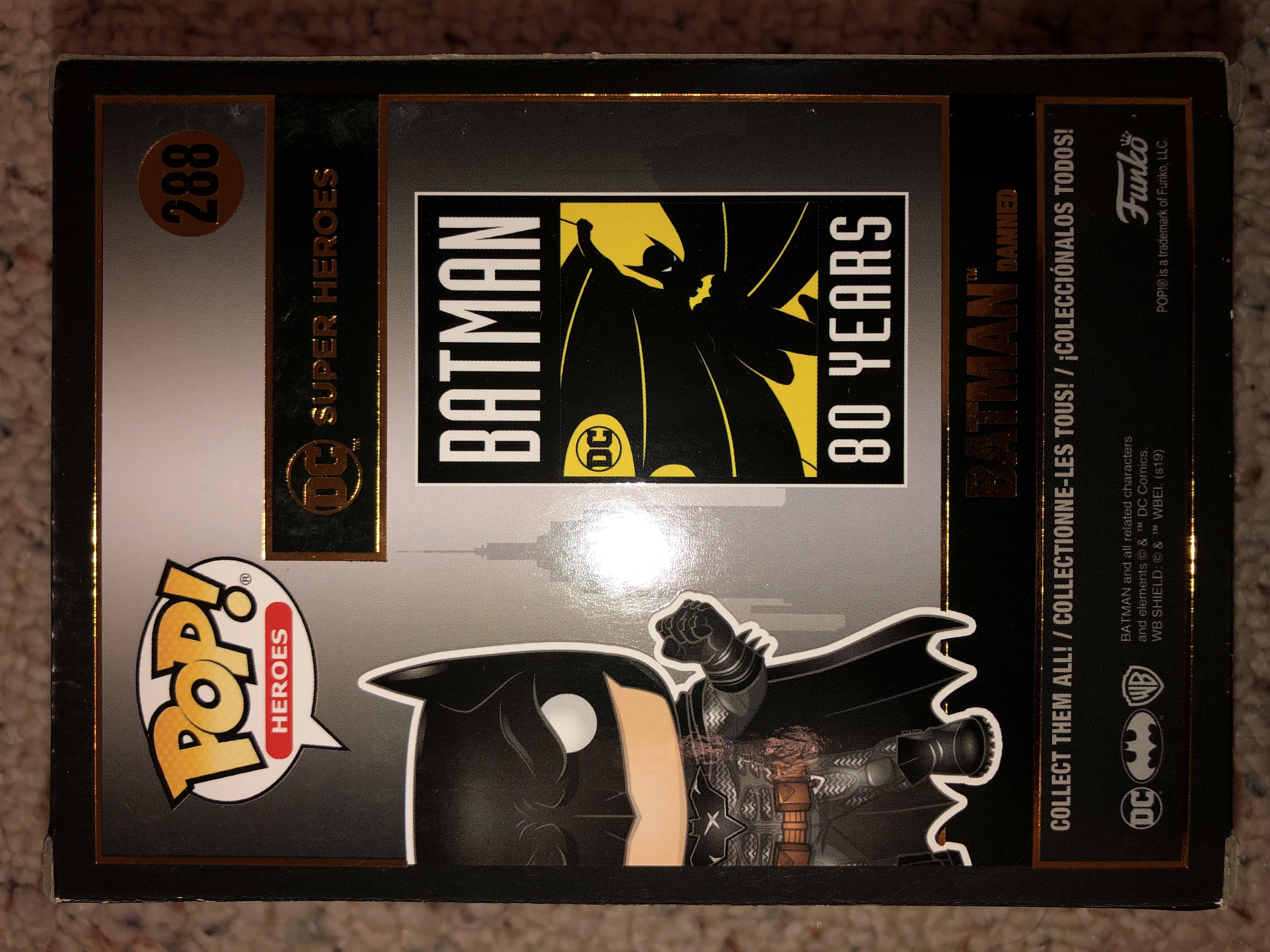 Batman - The Damned - Batman vinyl figure collectible [Barcode 889698405591] - Main Image 2