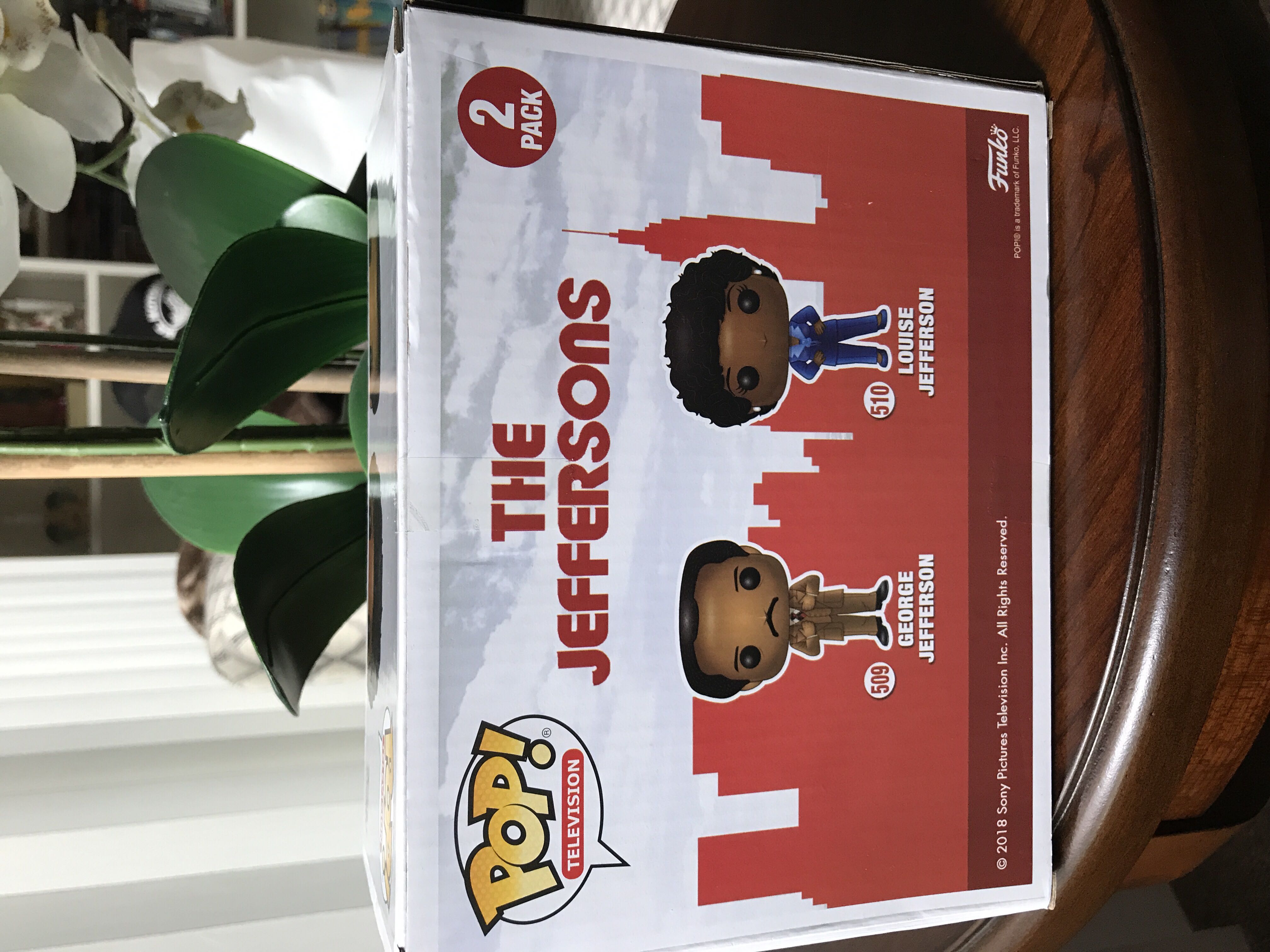 George & Louise Jefferson (2 Pack) - The Jeffersons vinyl figure collectible [Barcode 889698368216] - Main Image 2