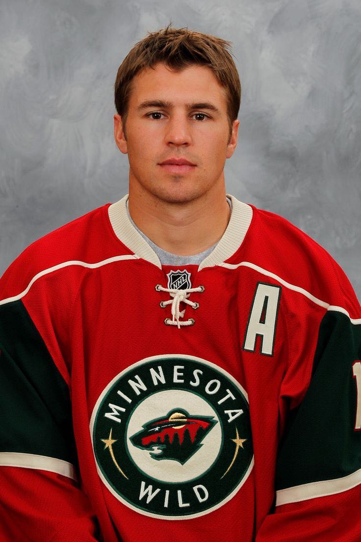 Zach Parise  vinyl figure collectible [Barcode 889698343367] - Main Image 4