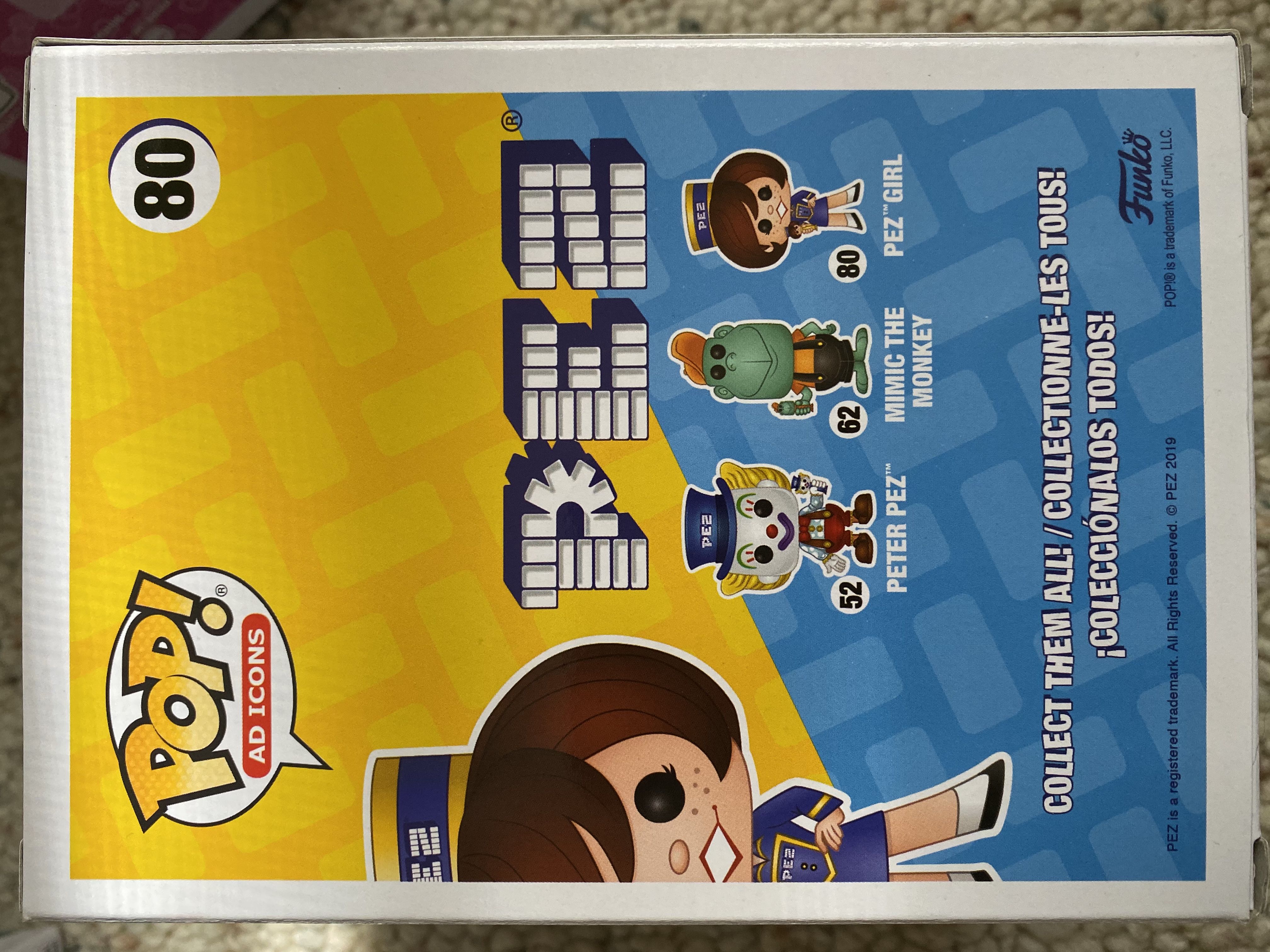 Pez Girl (Brunette) - Ad Icons vinyl figure collectible [Barcode 889698432320] - Main Image 2